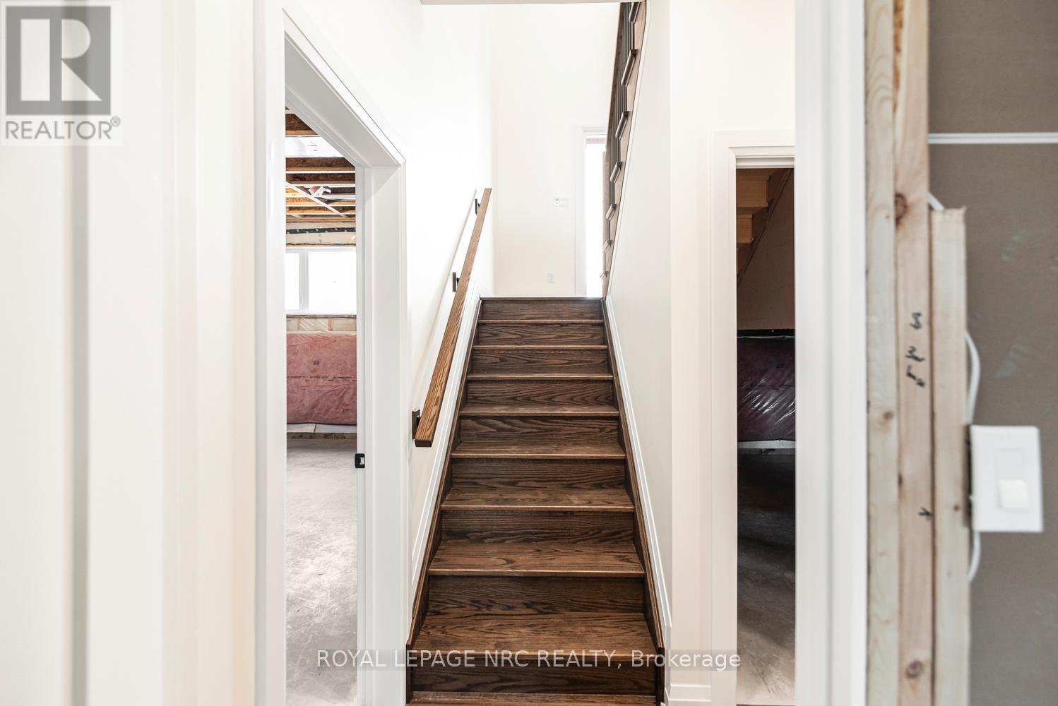 












4180 FLY ROAD

,
Lincoln (Escarpment),




Ontario
L0R1G0

