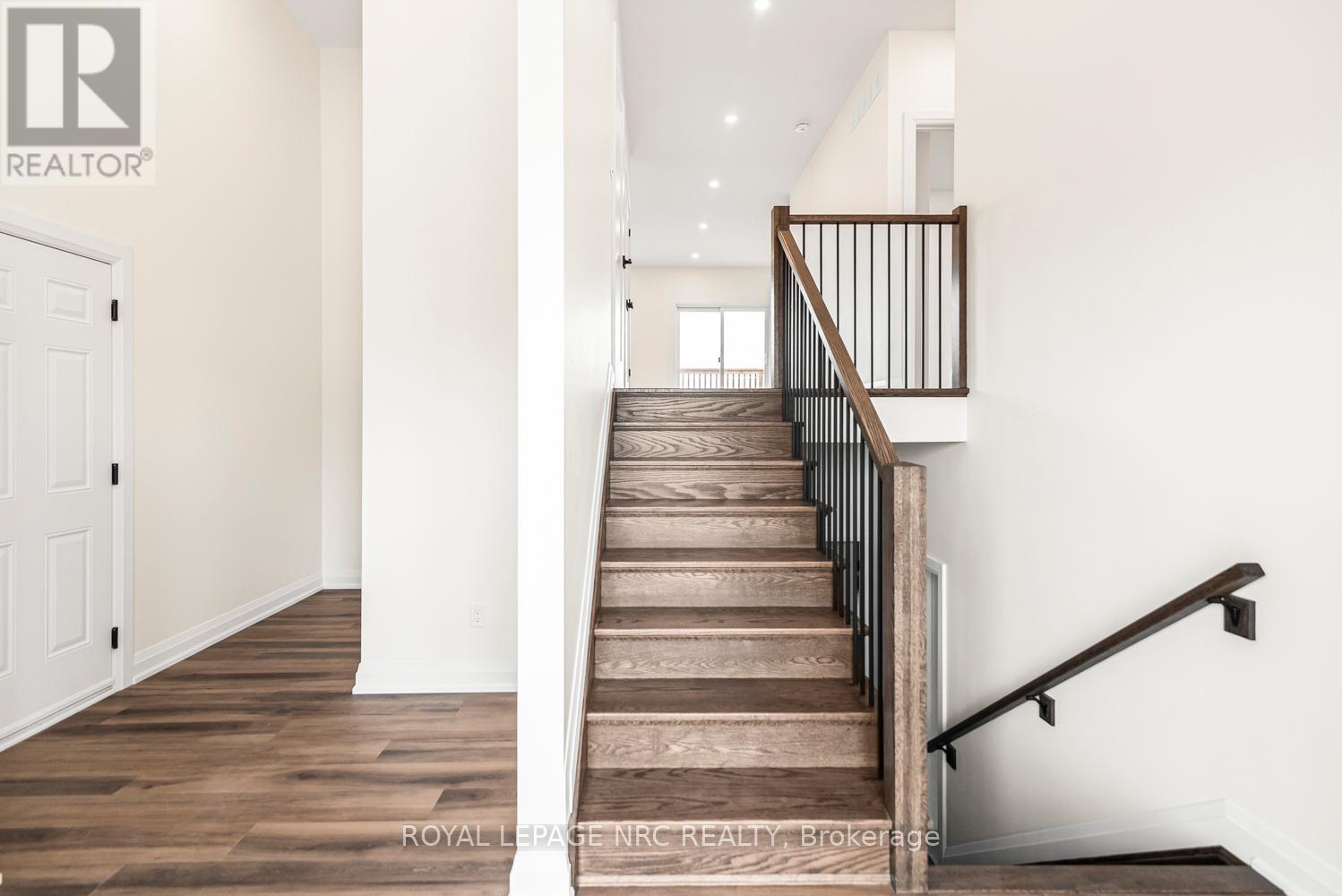 












4180 FLY ROAD

,
Lincoln (Escarpment),




Ontario
L0R1G0

