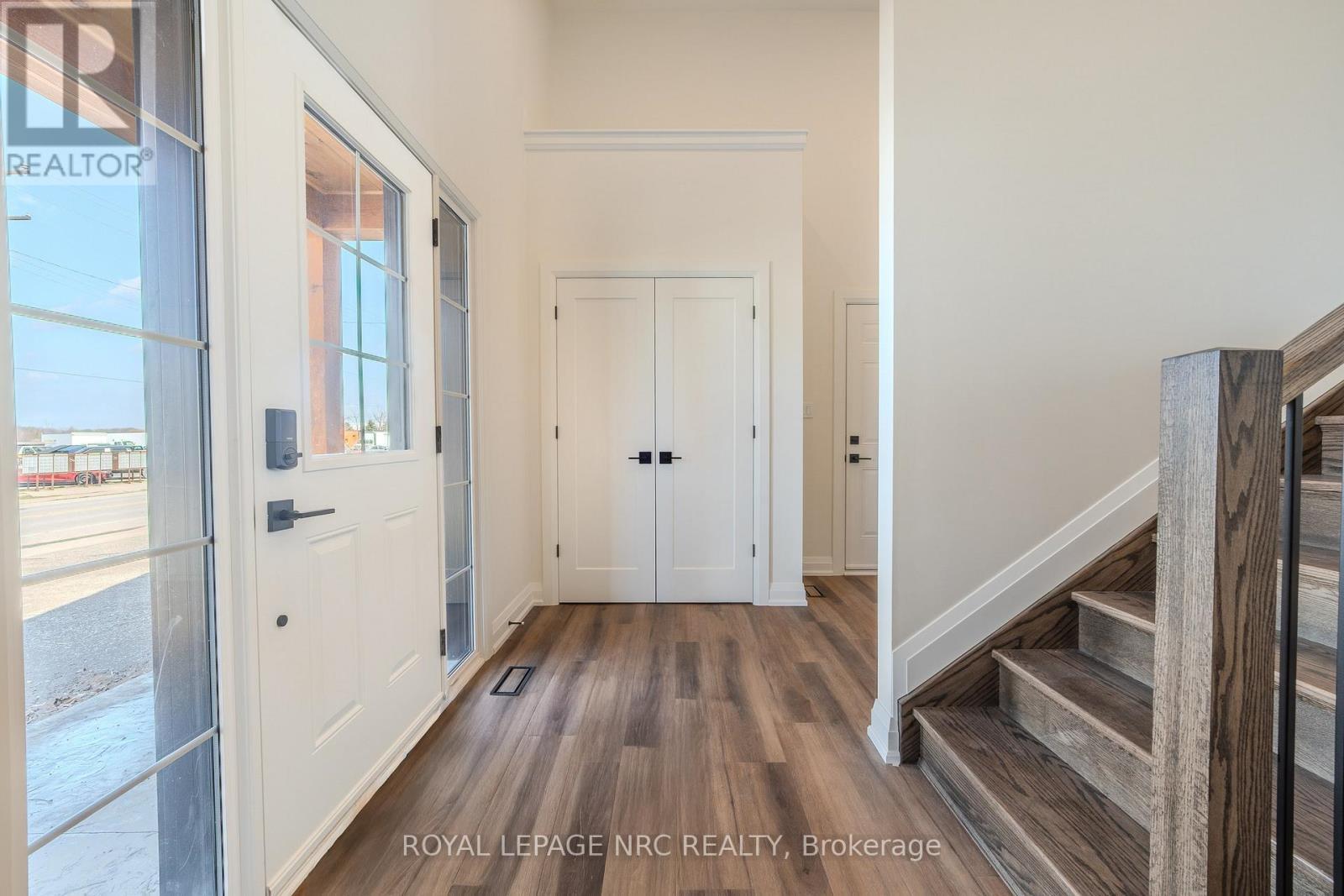 












4180 FLY ROAD

,
Lincoln (Escarpment),




Ontario
L0R1G0

