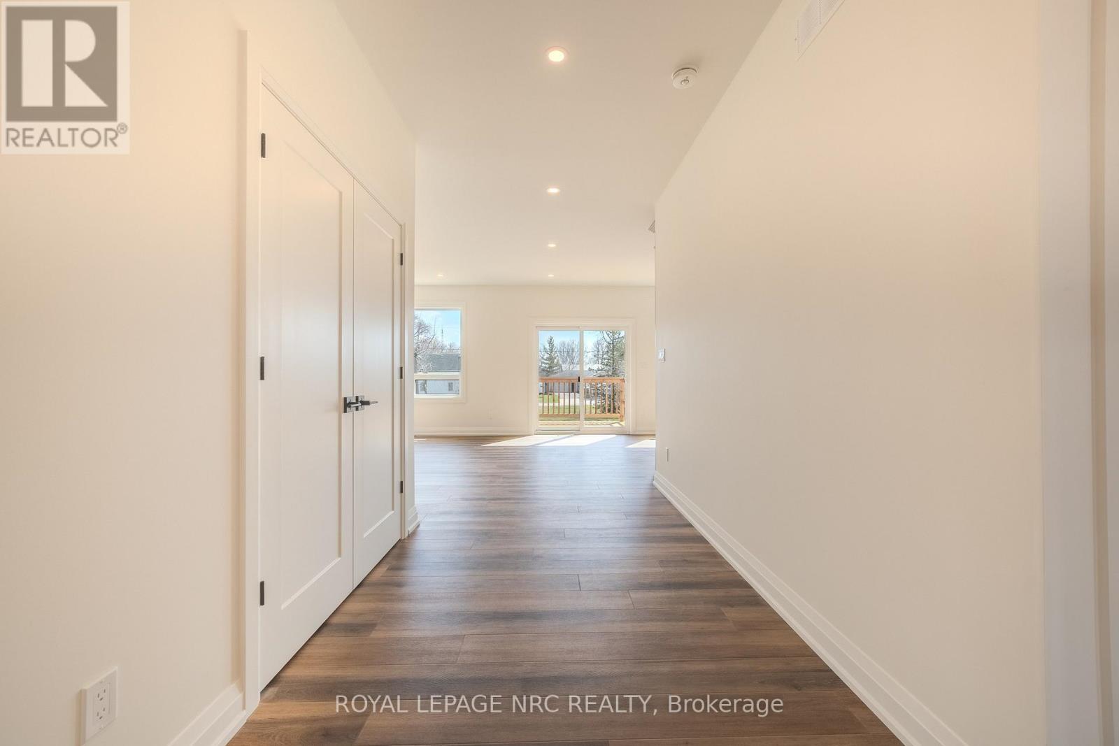 












4180 FLY ROAD

,
Lincoln (Escarpment),




Ontario
L0R1G0

