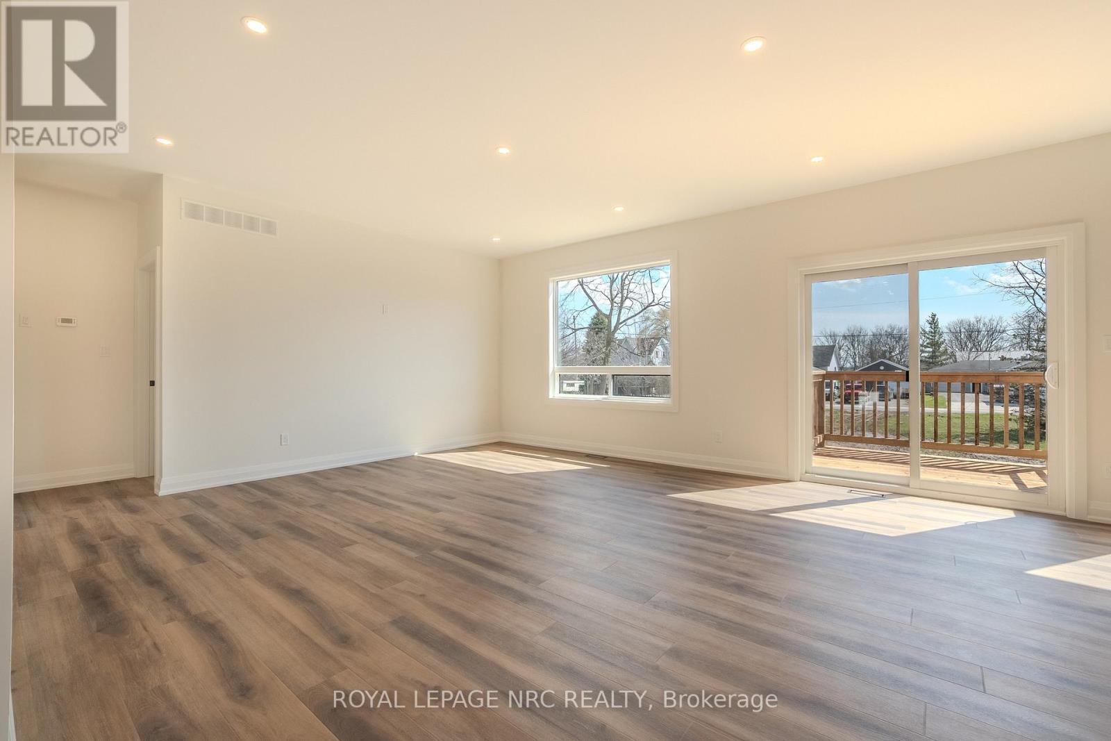 












4180 FLY ROAD

,
Lincoln (Escarpment),




Ontario
L0R1G0

