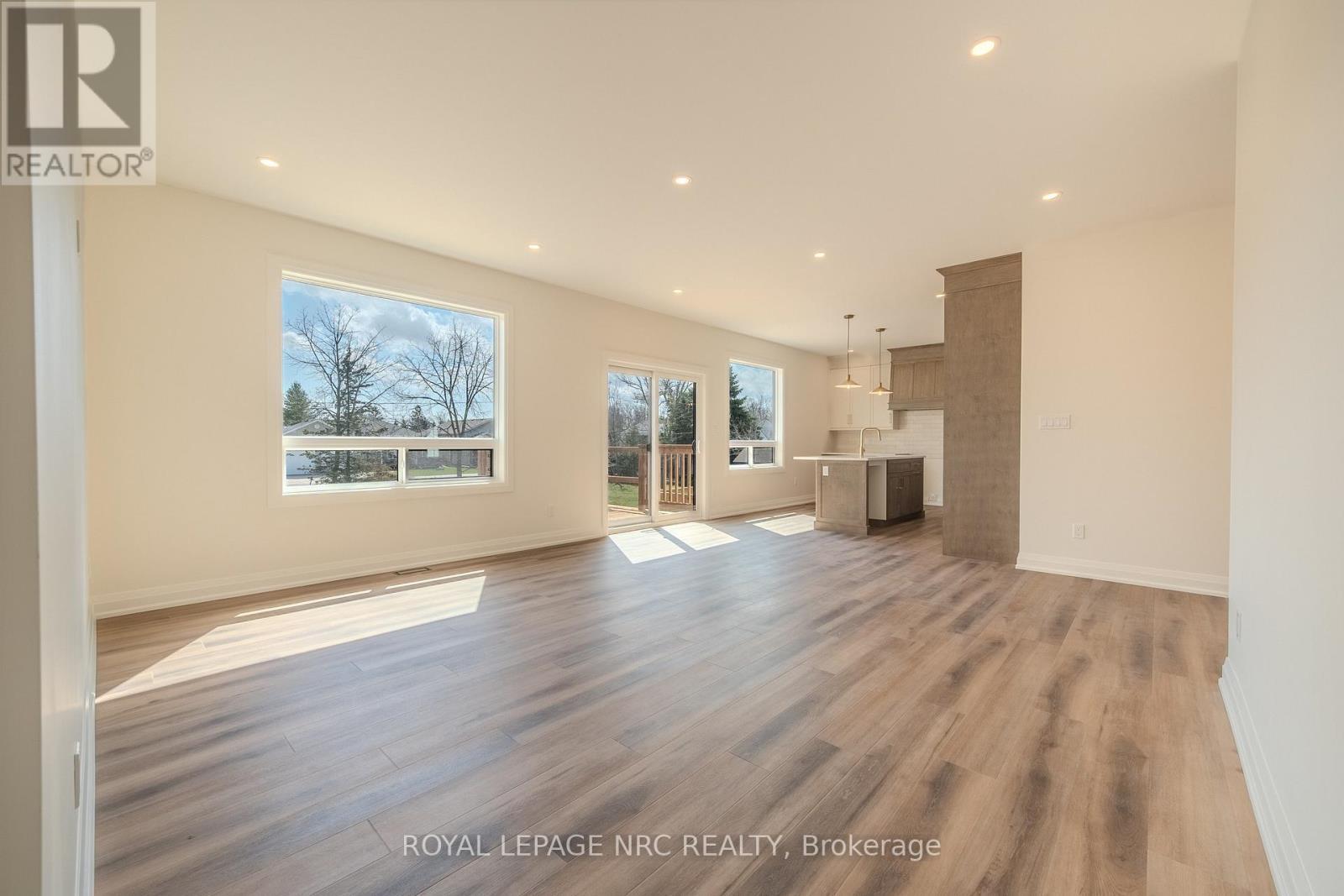 












4180 FLY ROAD

,
Lincoln (Escarpment),




Ontario
L0R1G0

