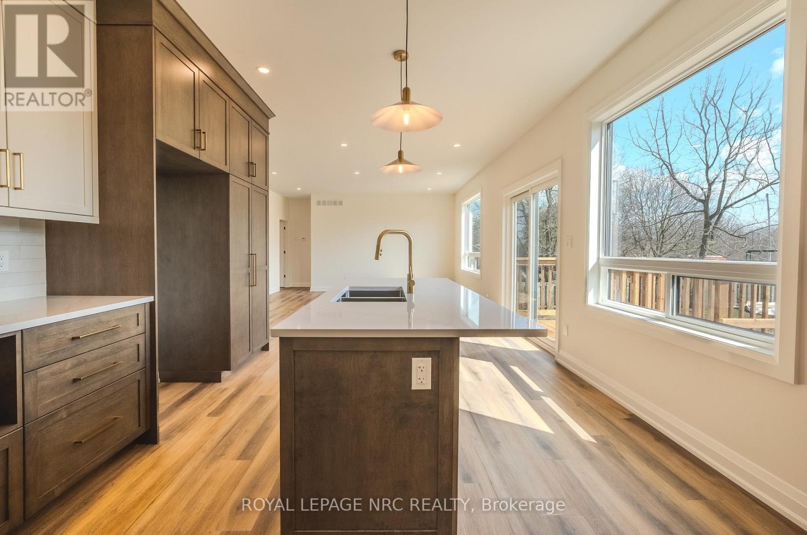 












4180 FLY ROAD

,
Lincoln (Escarpment),




Ontario
L0R1G0

