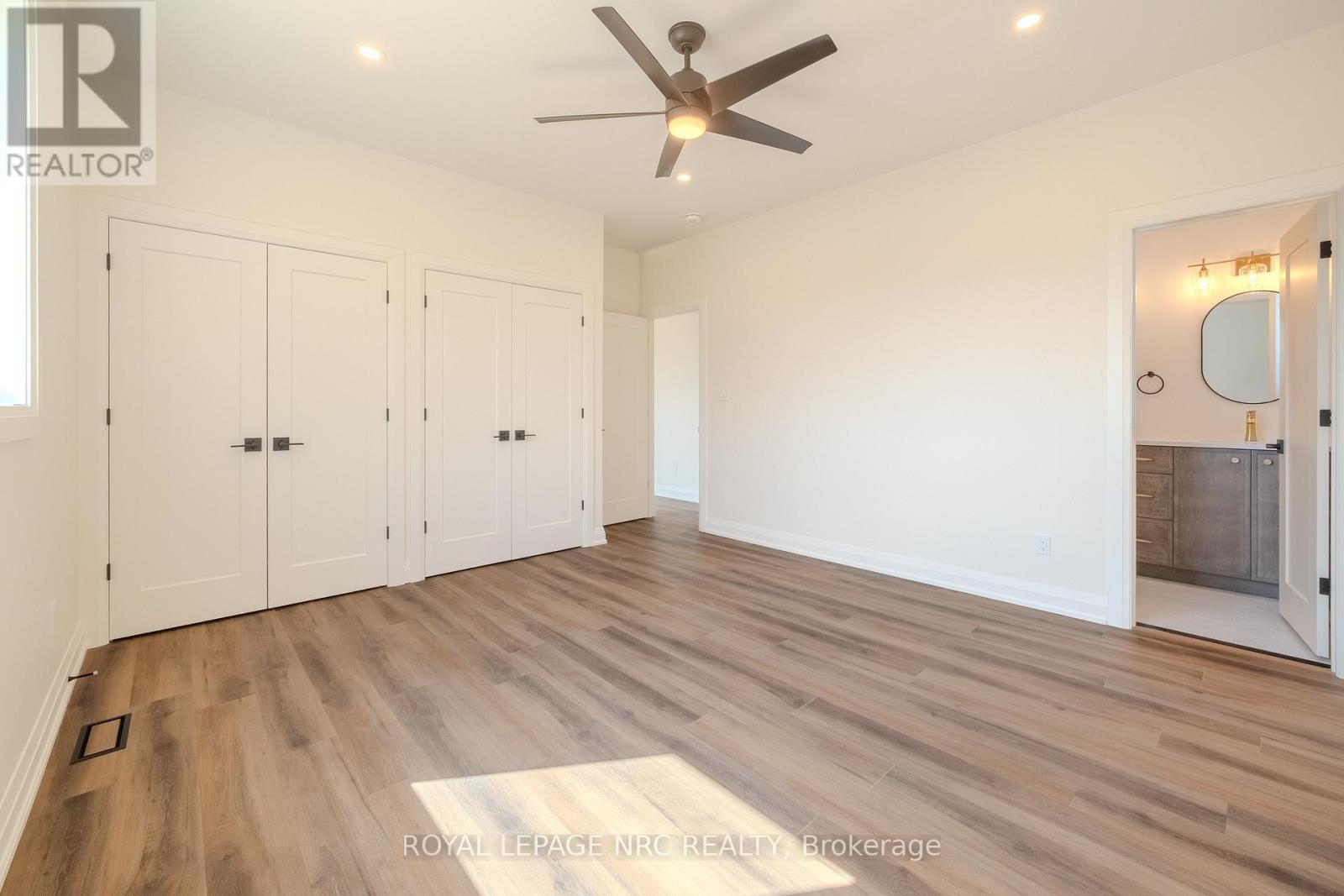 












4180 FLY ROAD

,
Lincoln (Escarpment),




Ontario
L0R1G0

