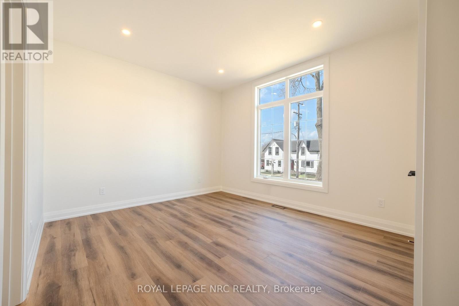 












4180 FLY ROAD

,
Lincoln (Escarpment),




Ontario
L0R1G0

