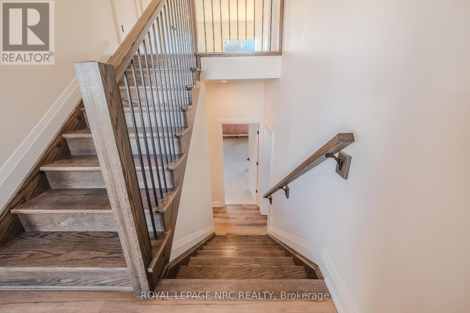 












4180 FLY ROAD

,
Lincoln (Escarpment),




Ontario
L0R1G0

