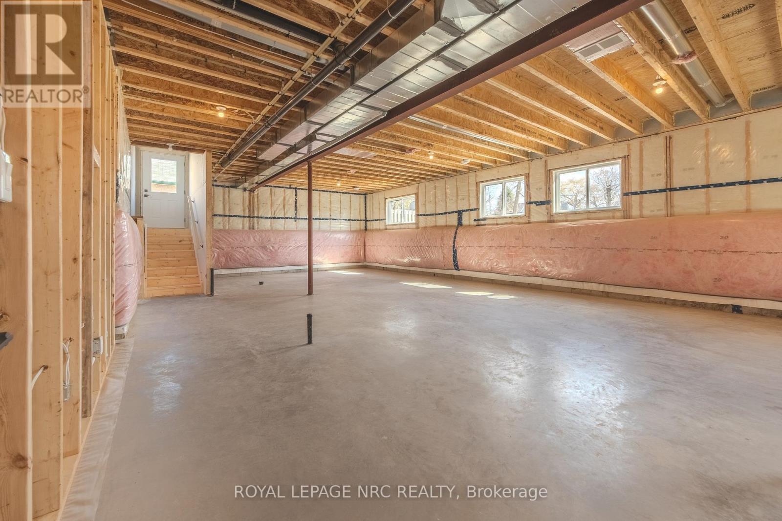 












4180 FLY ROAD

,
Lincoln (Escarpment),




Ontario
L0R1G0

