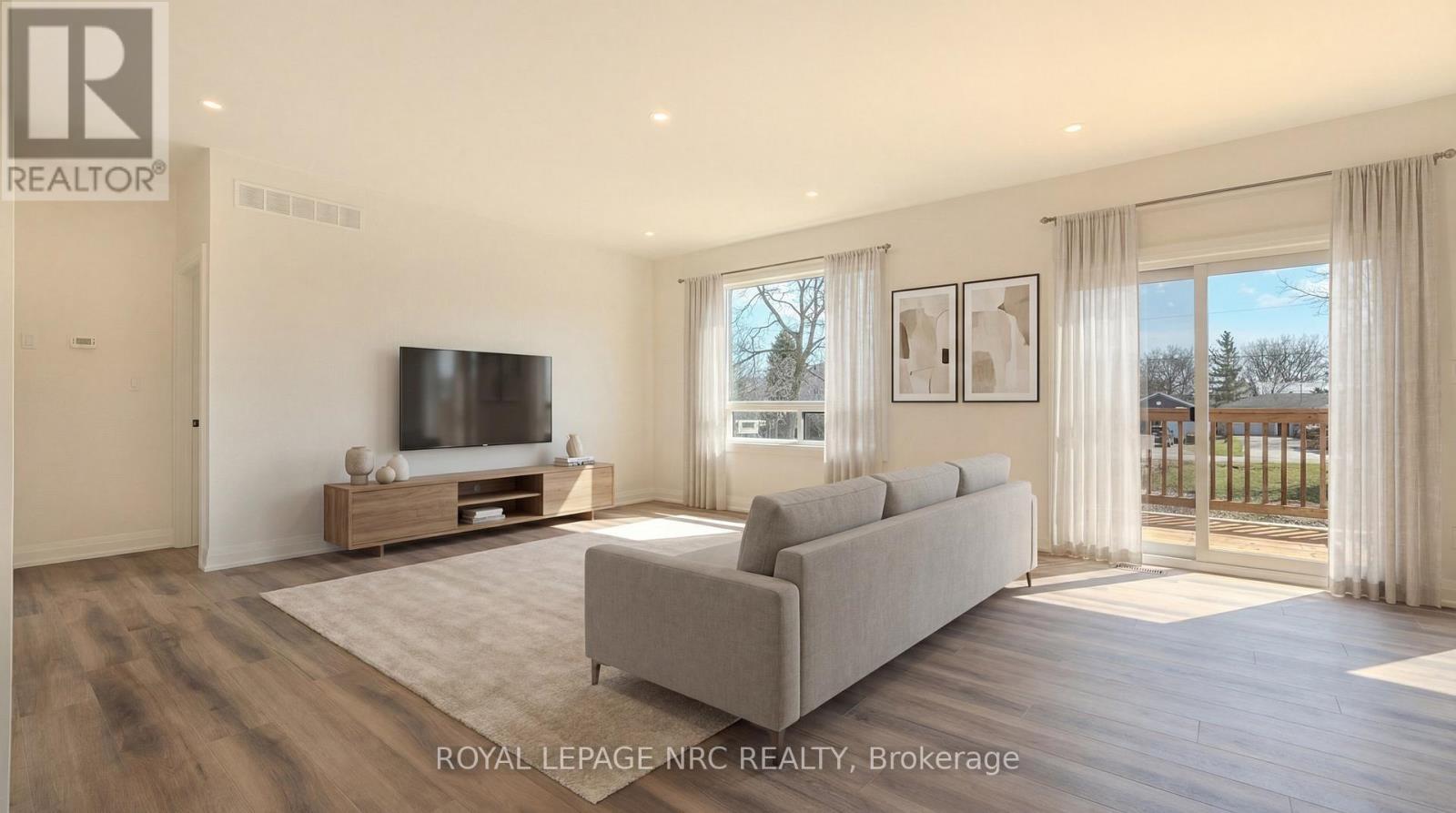 












4180 FLY ROAD

,
Lincoln (Escarpment),




Ontario
L0R1G0

