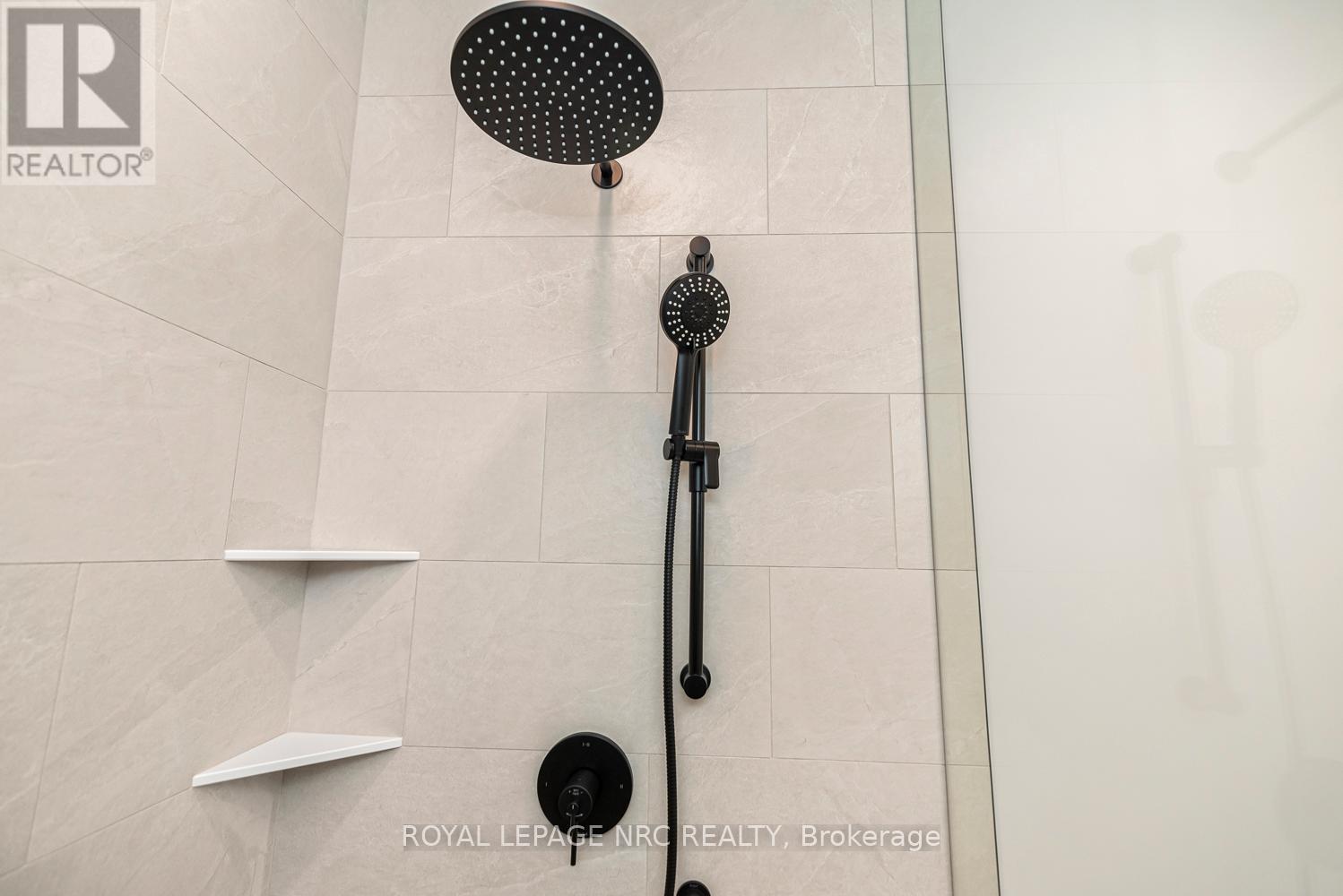 












4180 FLY ROAD

,
Lincoln (Escarpment),




Ontario
L0R1G0

