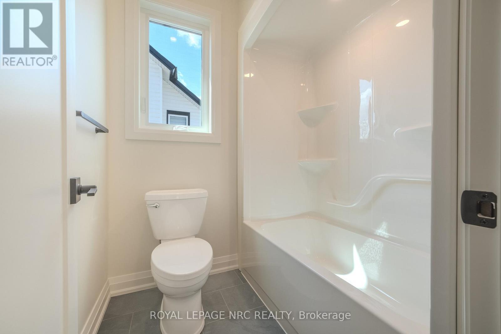 












4180 FLY ROAD

,
Lincoln (Escarpment),




Ontario
L0R1G0

