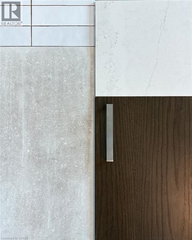 












100 WATERSHORE Drive Unit# 15

,
Hamilton,




Ontario
L8E0C1

