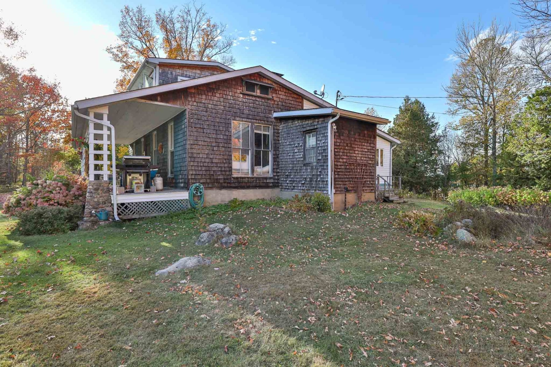 









12


Ch. de la Grange

,
Sainte-Thérèse-de-la-Gatineau,




QC
J0X2X0

