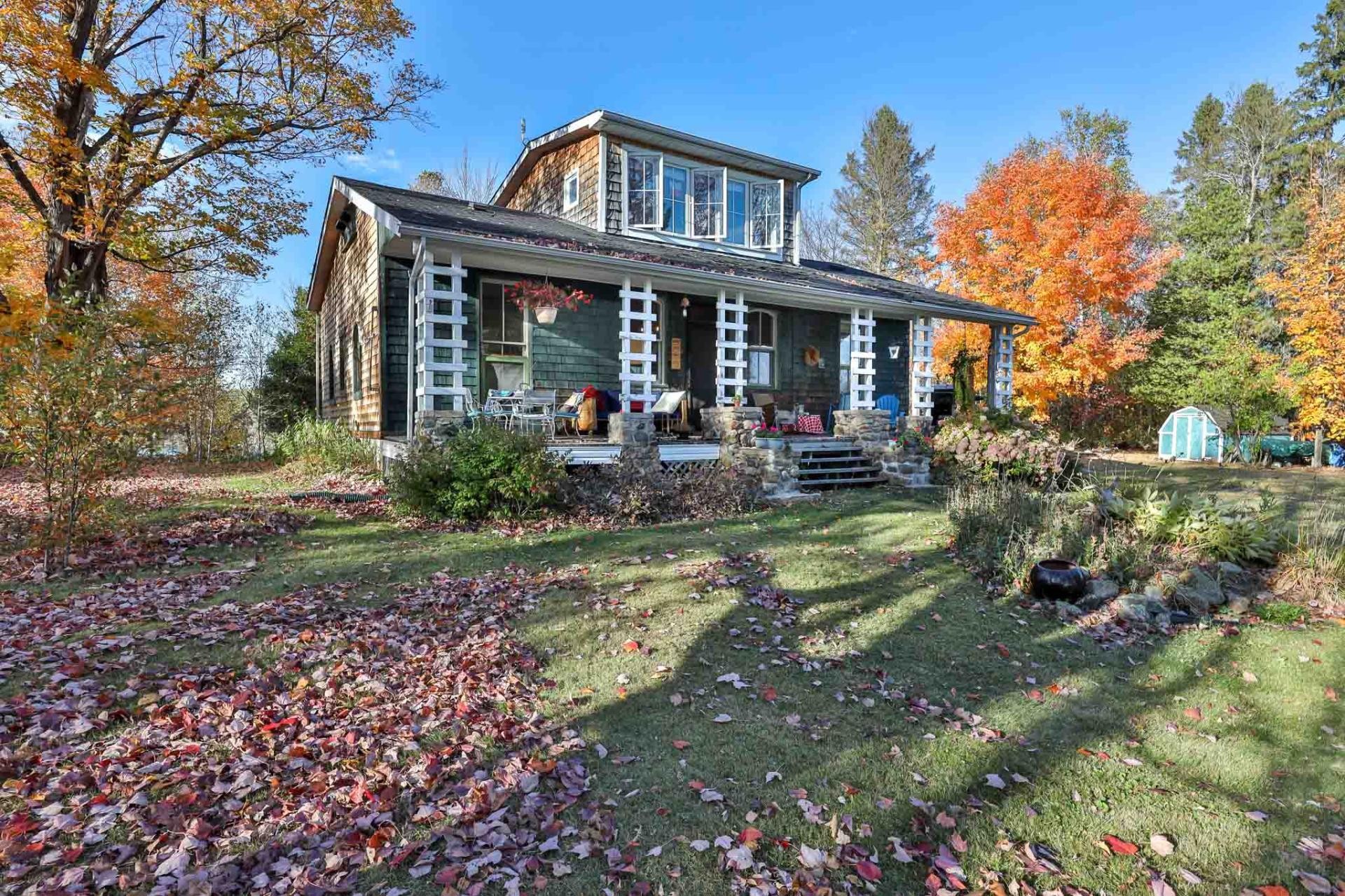 









12


Ch. de la Grange

,
Sainte-Thérèse-de-la-Gatineau,




QC
J0X2X0

