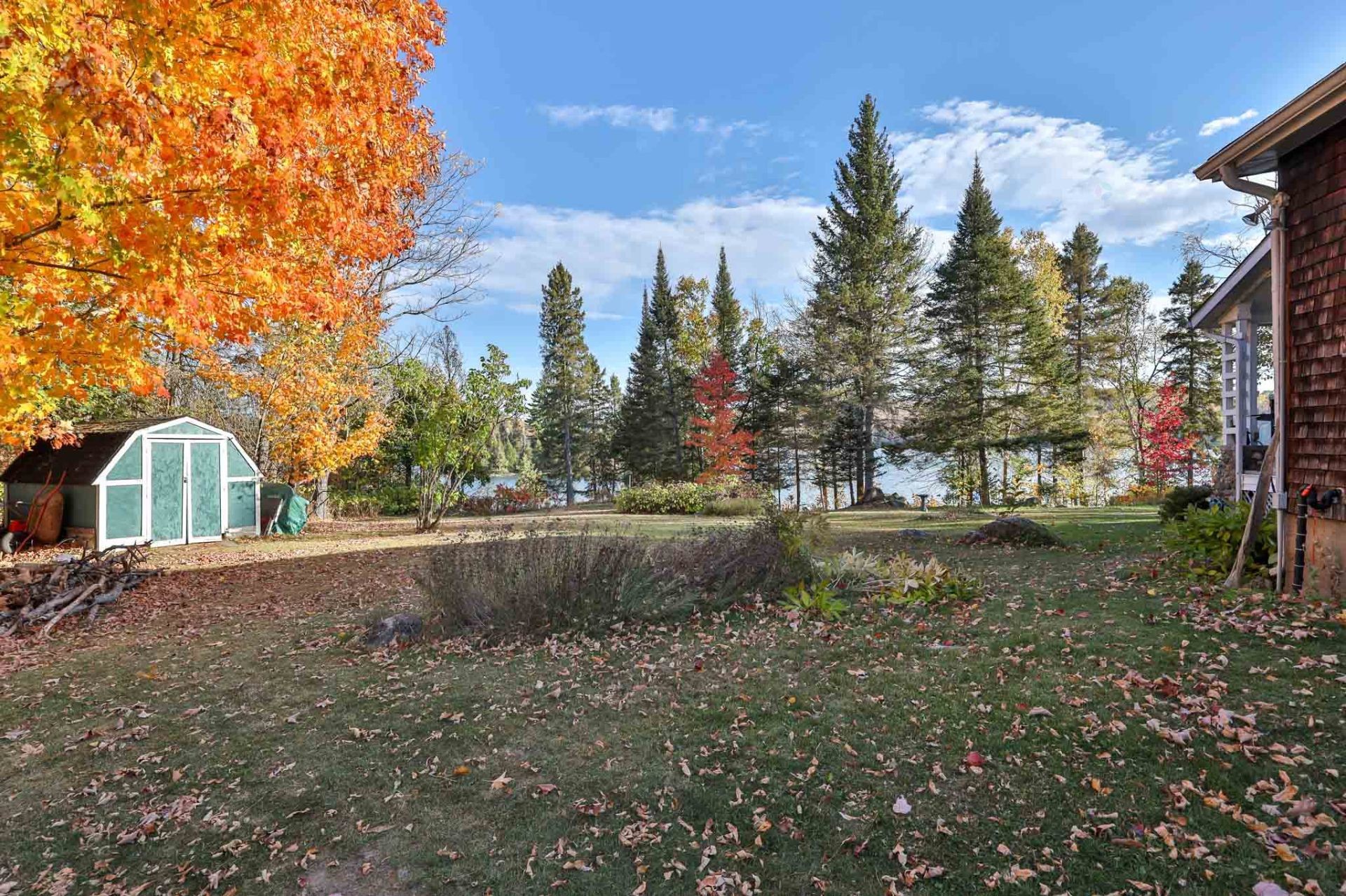 









12


Ch. de la Grange

,
Sainte-Thérèse-de-la-Gatineau,




QC
J0X2X0

