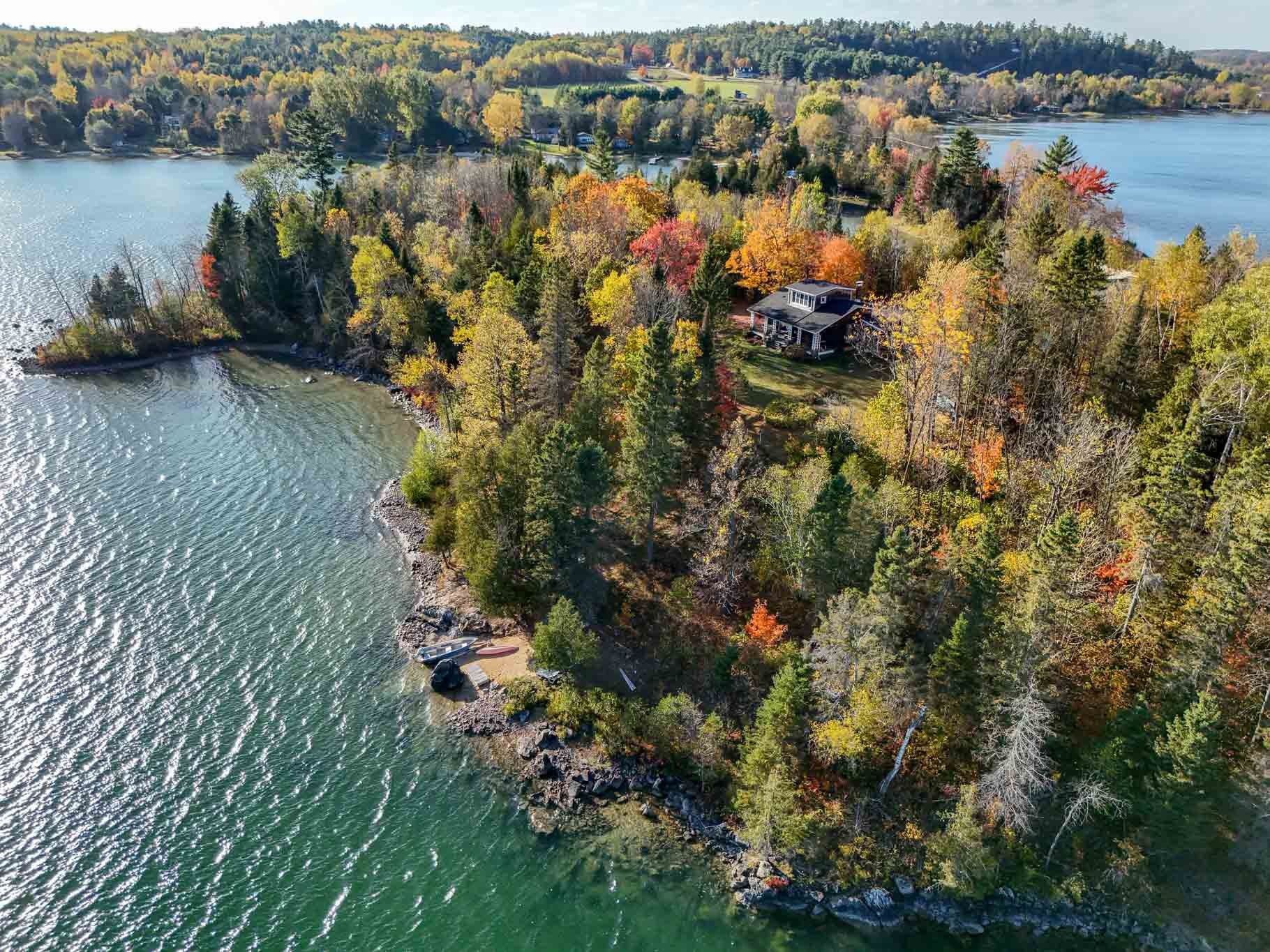 









12


Ch. de la Grange

,
Sainte-Thérèse-de-la-Gatineau,




QC
J0X2X0

