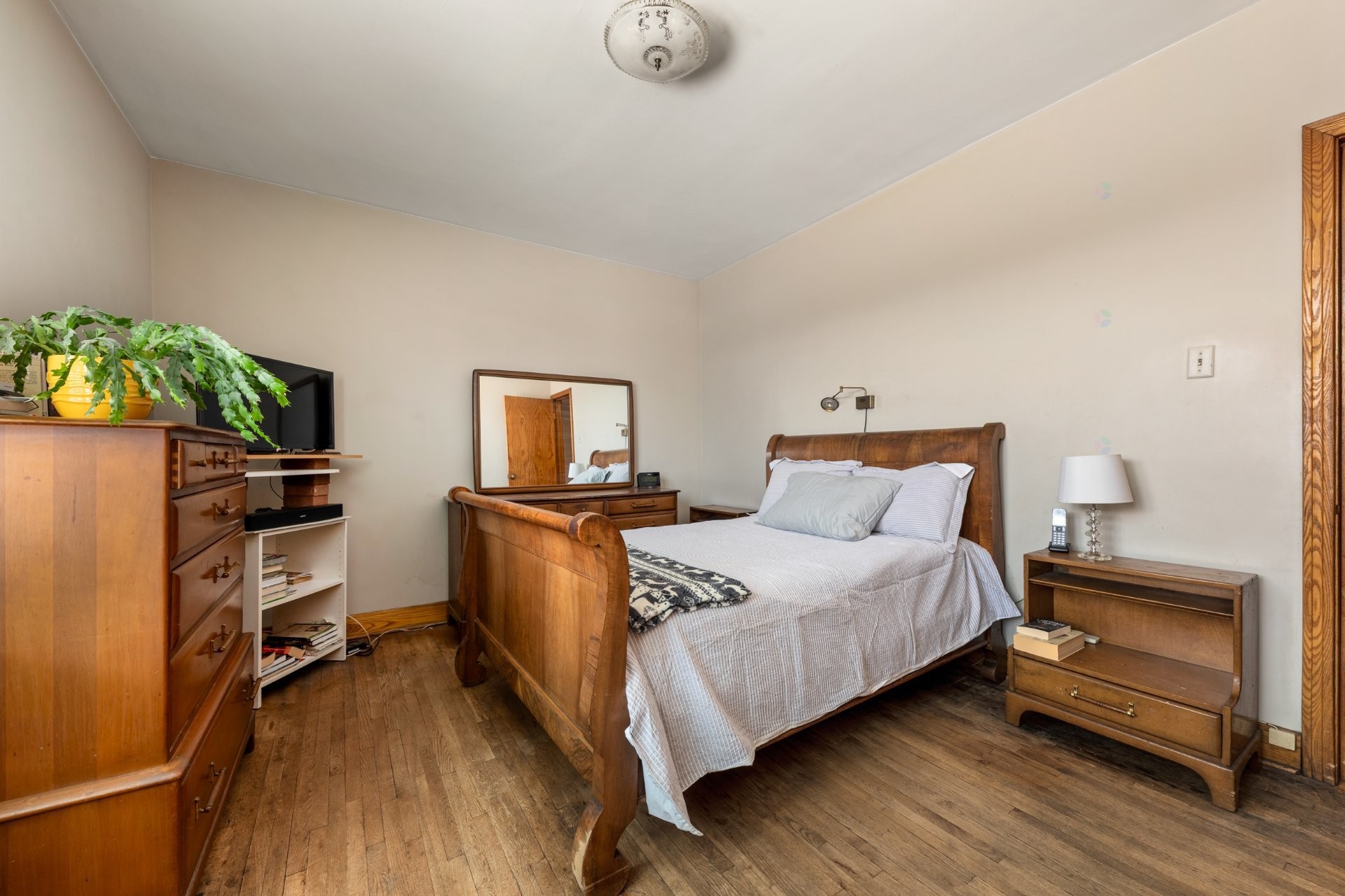 









145


Av. de Stanley

,
Saint-Lambert,




QC
J4R2R4

