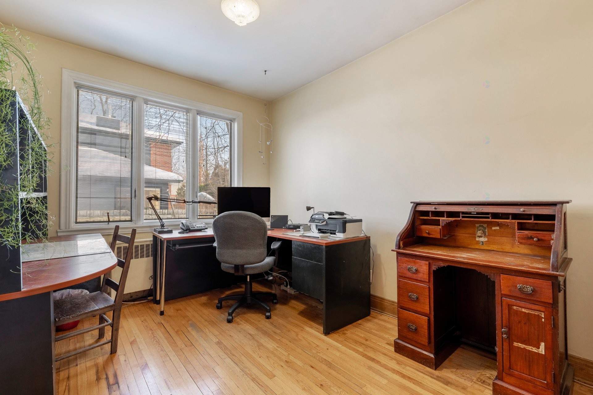 









145


Av. de Stanley

,
Saint-Lambert,




QC
J4R2R4

