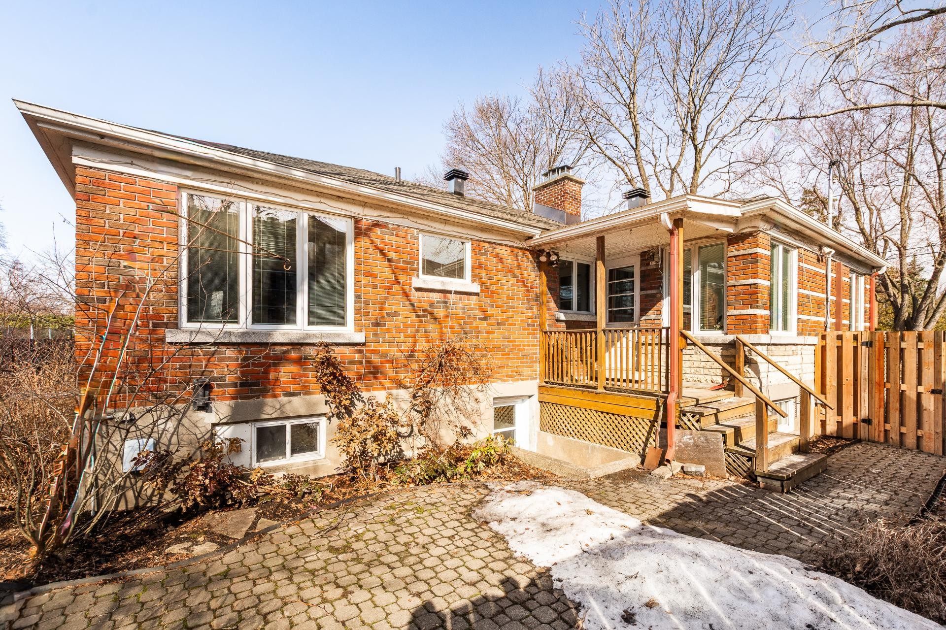 









145


Av. de Stanley

,
Saint-Lambert,




QC
J4R2R4

