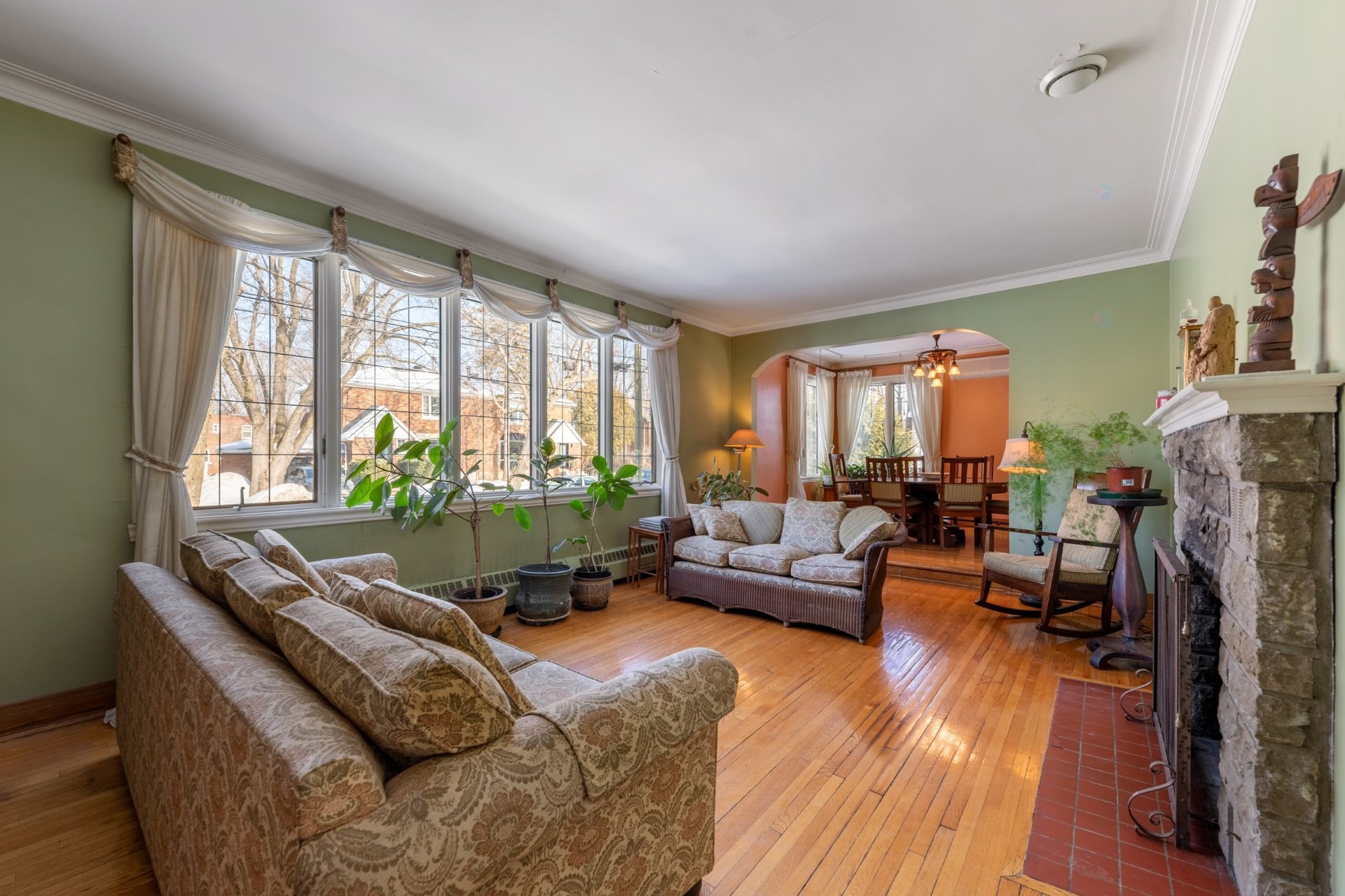 









145


Av. de Stanley

,
Saint-Lambert,




QC
J4R2R4

