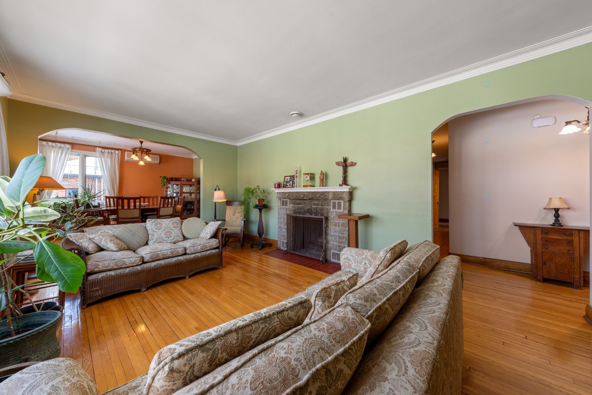 









145


Av. de Stanley

,
Saint-Lambert,




QC
J4R2R4

