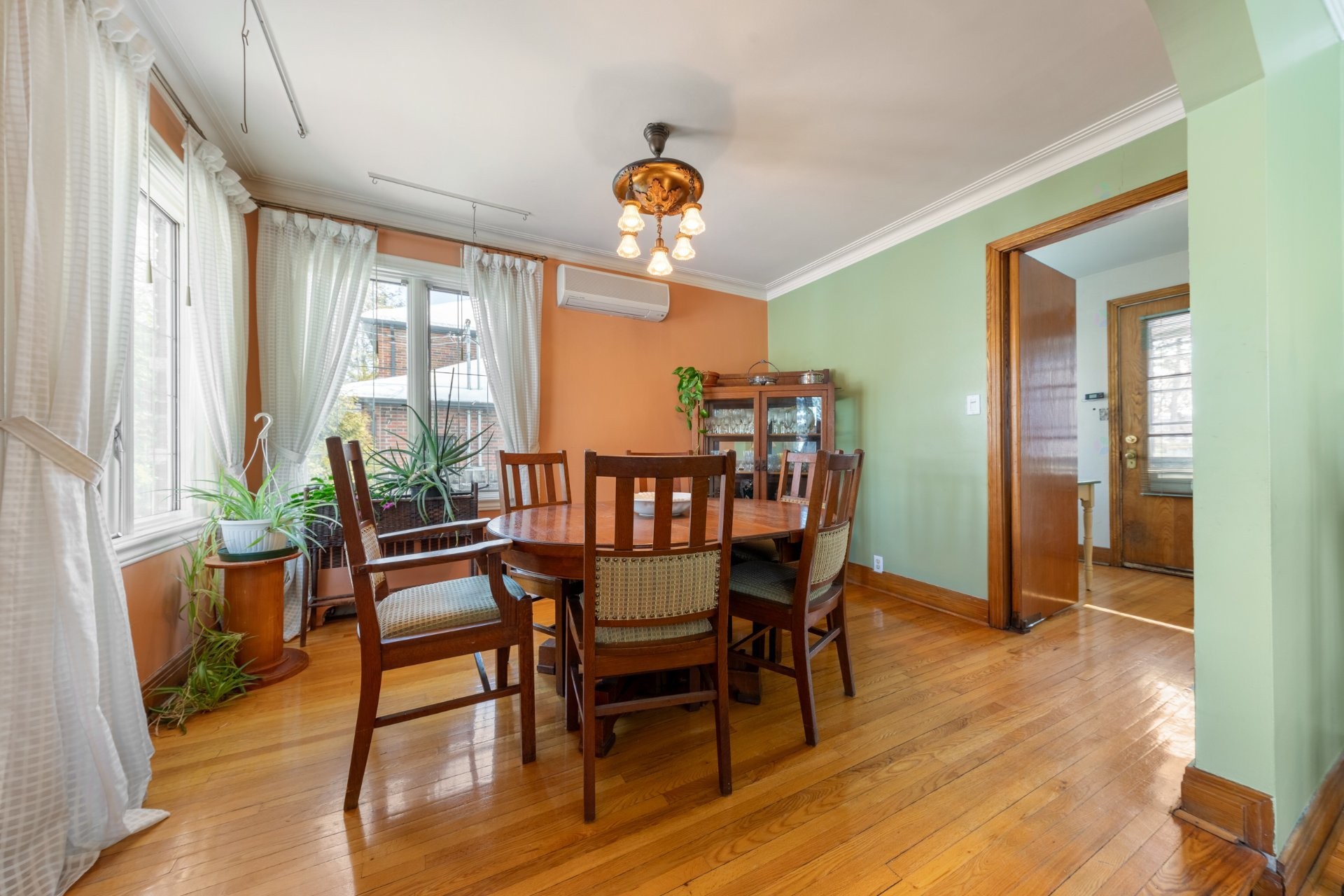 









145


Av. de Stanley

,
Saint-Lambert,




QC
J4R2R4

