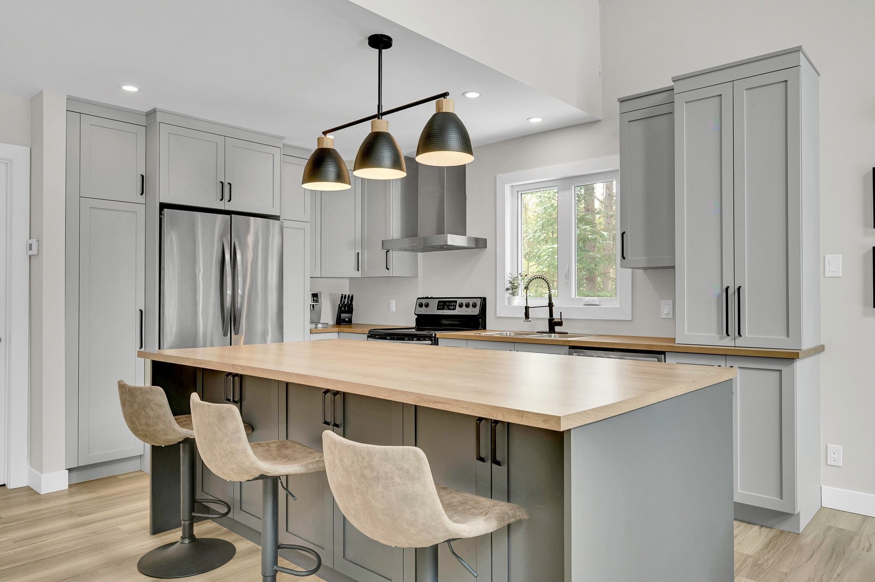 









465


Ch. du Lac-des-Îles

,
Saint-Émile-de-Suffolk,




QC
J0V1Y0

