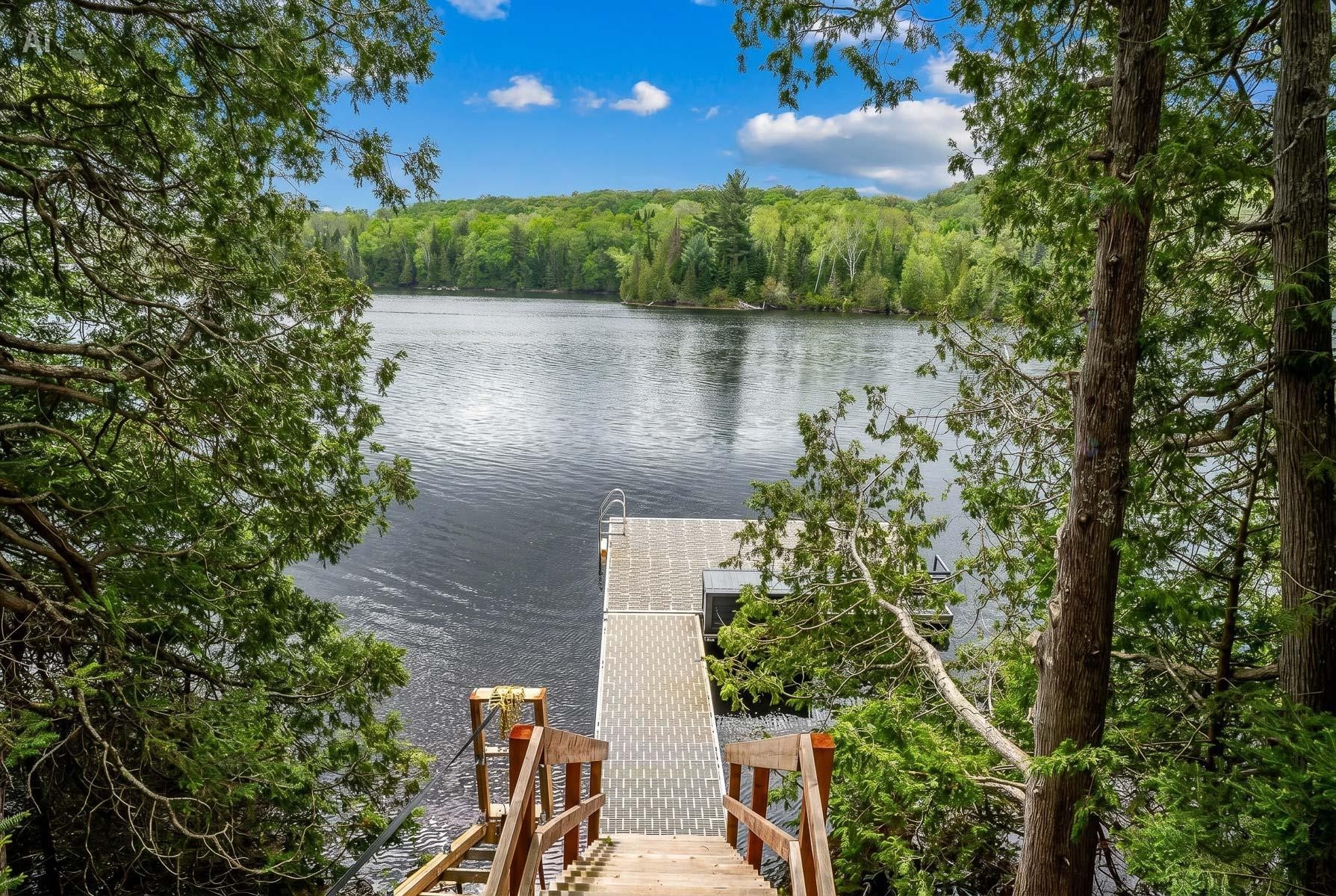 









465


Ch. du Lac-des-Îles

,
Saint-Émile-de-Suffolk,




QC
J0V1Y0


