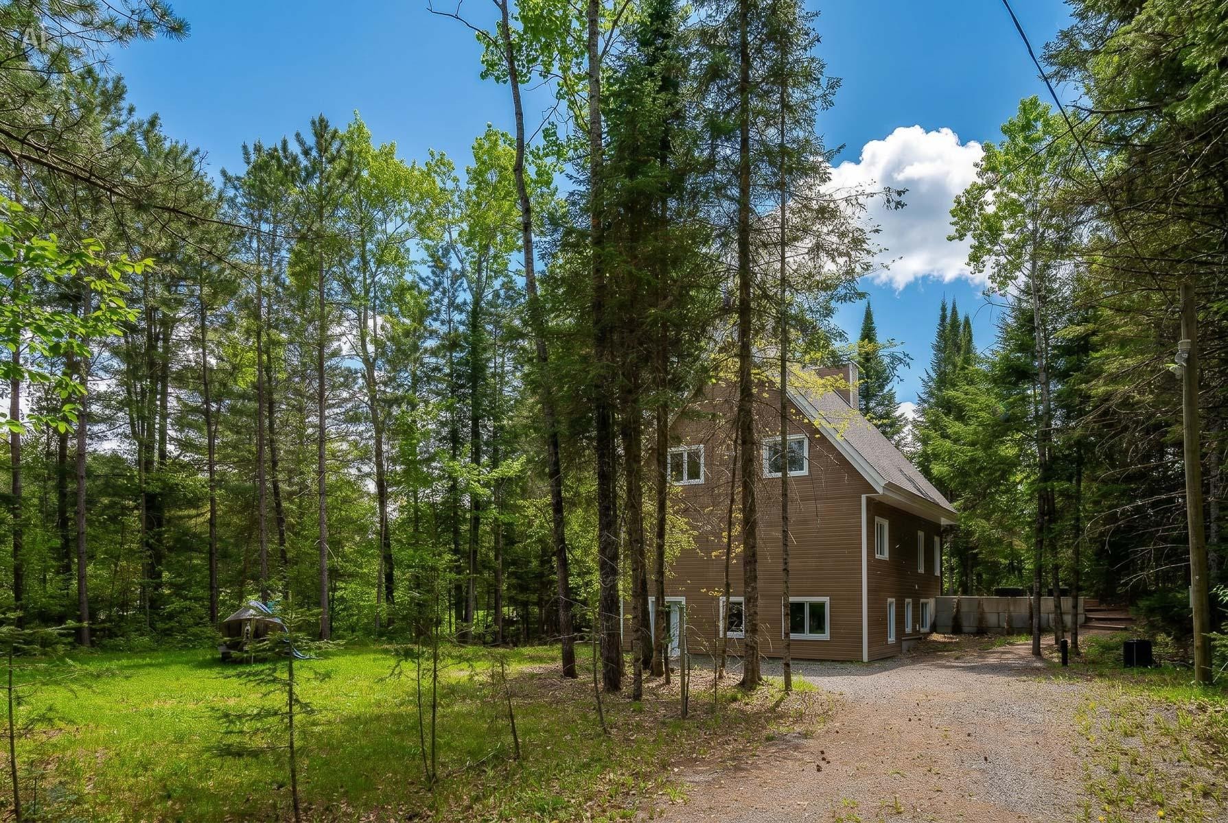 









465


Ch. du Lac-des-Îles

,
Saint-Émile-de-Suffolk,




QC
J0V1Y0

