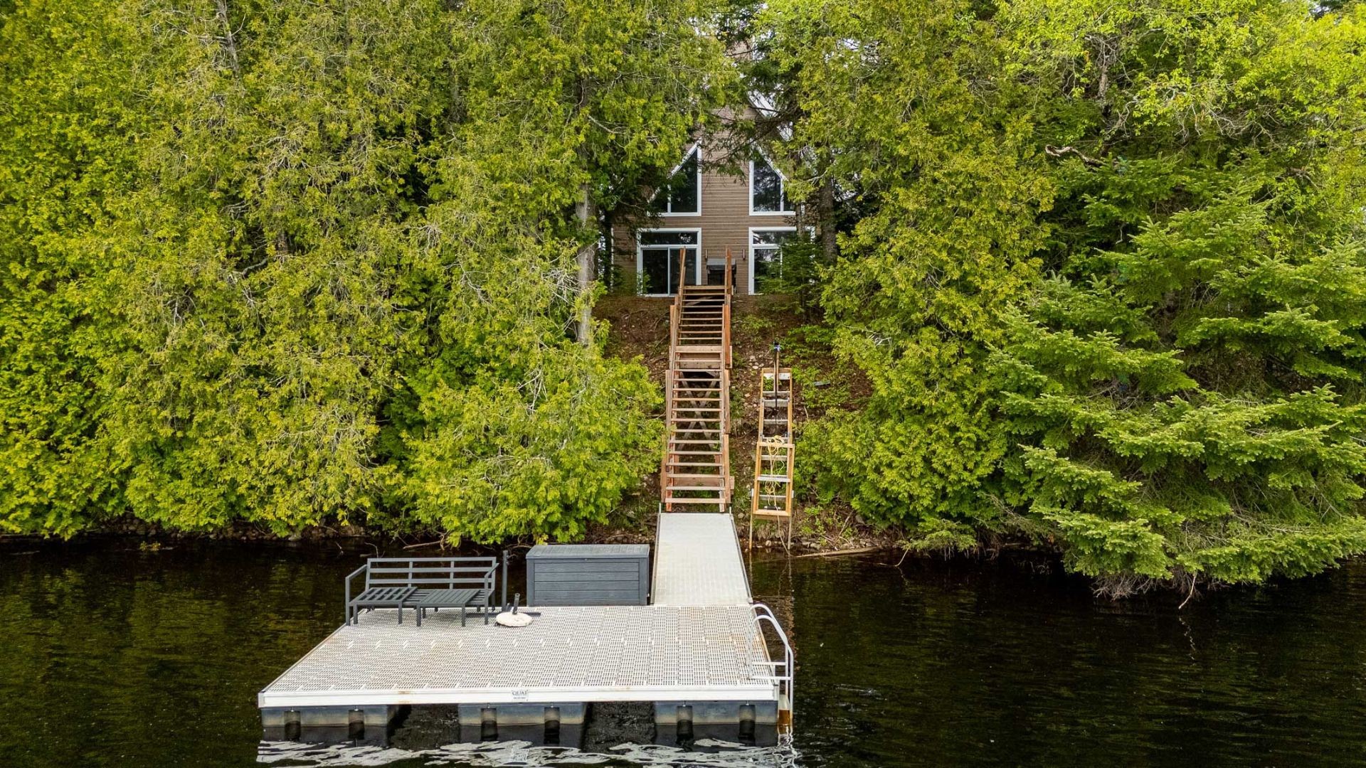 









465


Ch. du Lac-des-Îles

,
Saint-Émile-de-Suffolk,




QC
J0V1Y0


