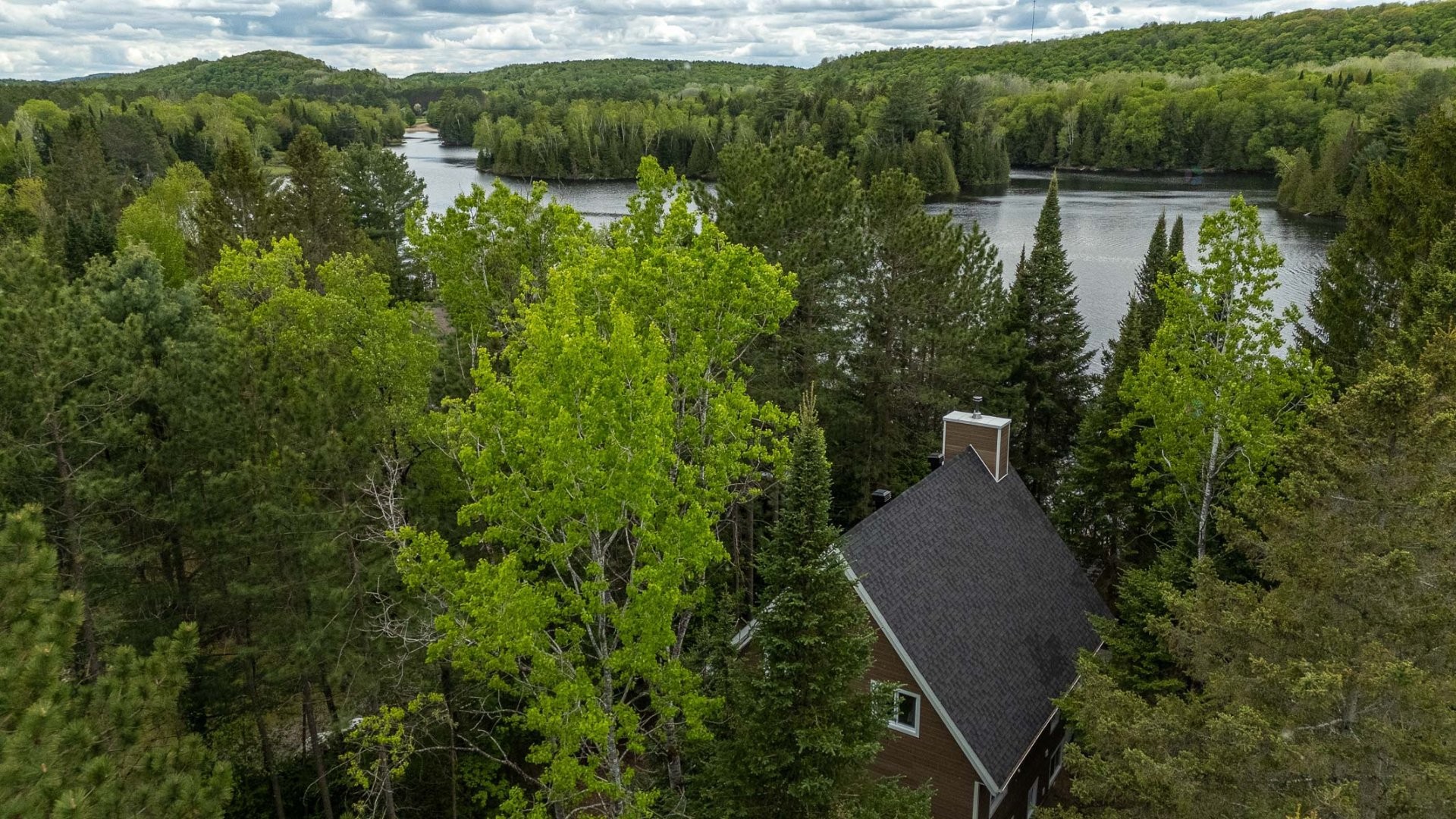 









465


Ch. du Lac-des-Îles

,
Saint-Émile-de-Suffolk,




QC
J0V1Y0


