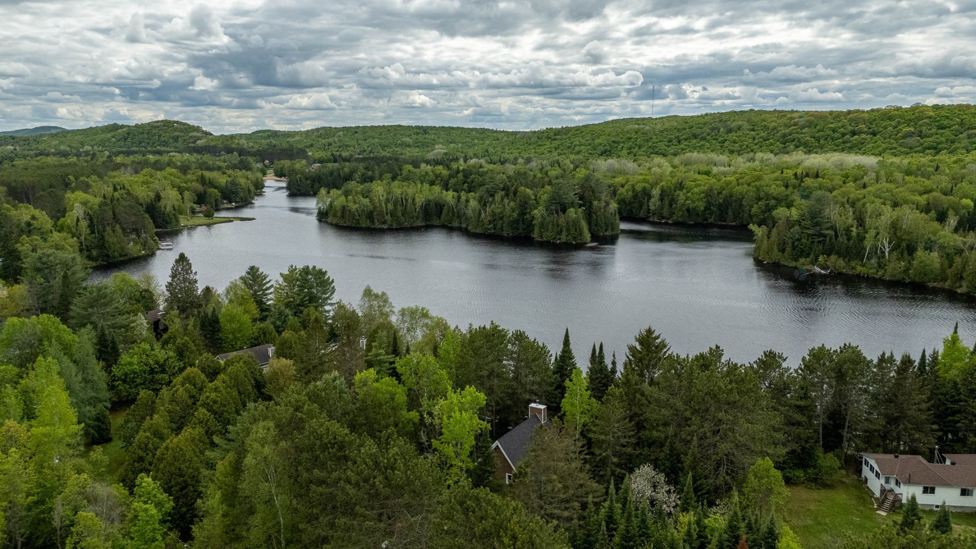 









465


Ch. du Lac-des-Îles

,
Saint-Émile-de-Suffolk,




QC
J0V1Y0

