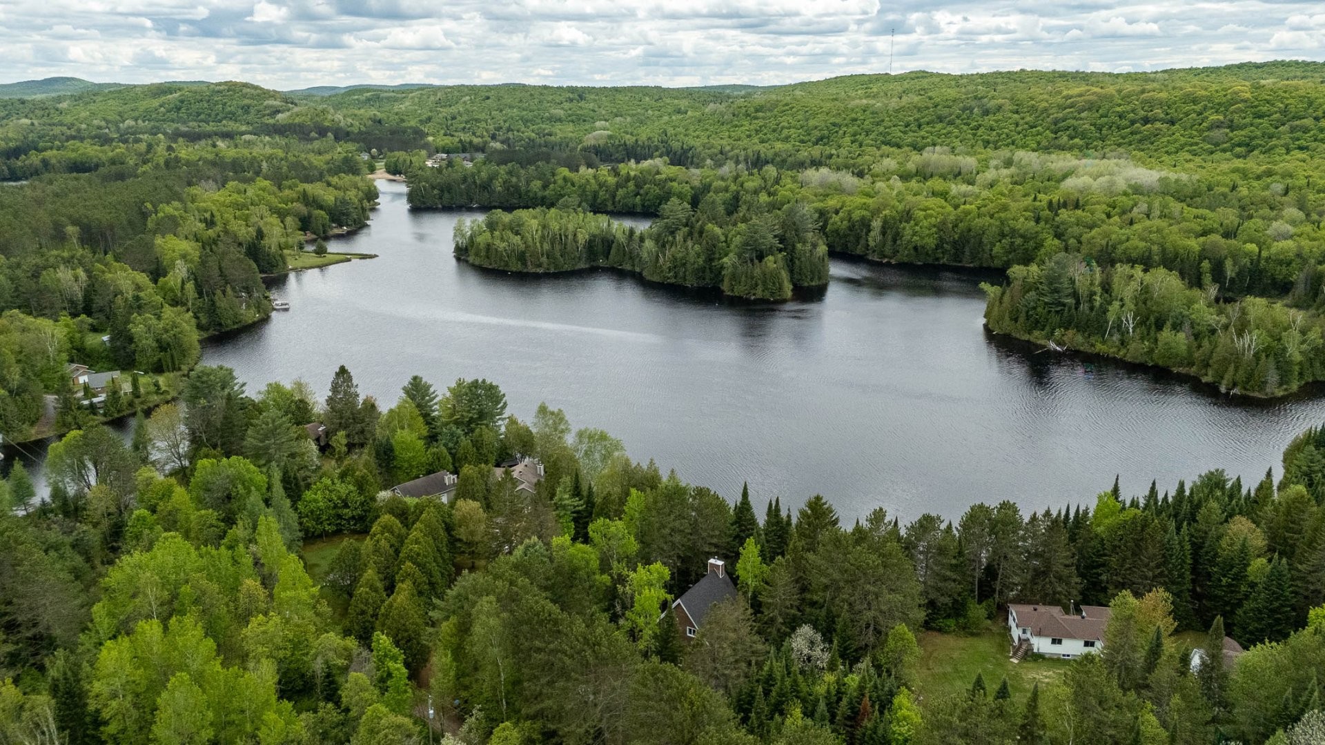 









465


Ch. du Lac-des-Îles

,
Saint-Émile-de-Suffolk,




QC
J0V1Y0

