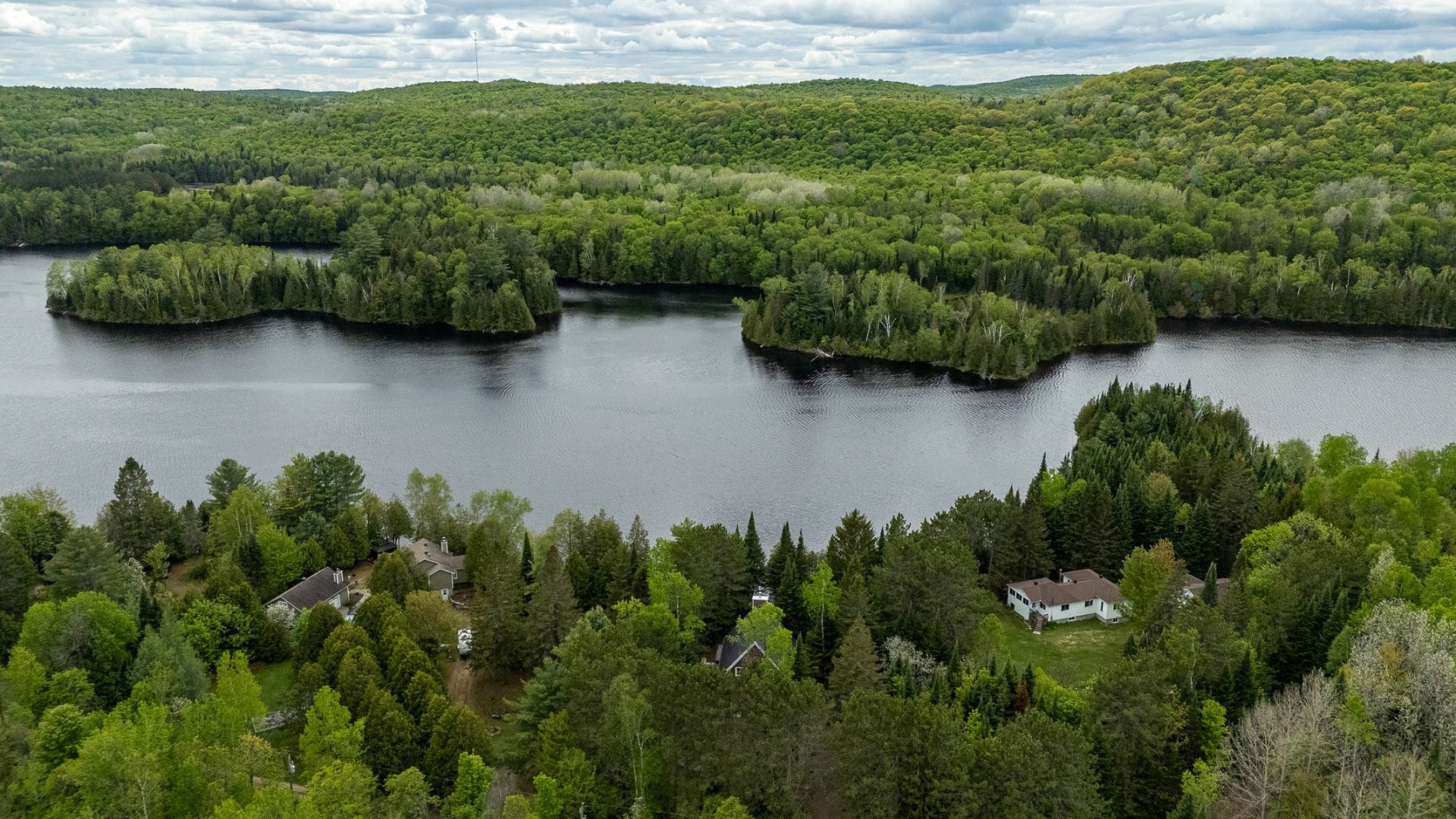 









465


Ch. du Lac-des-Îles

,
Saint-Émile-de-Suffolk,




QC
J0V1Y0


