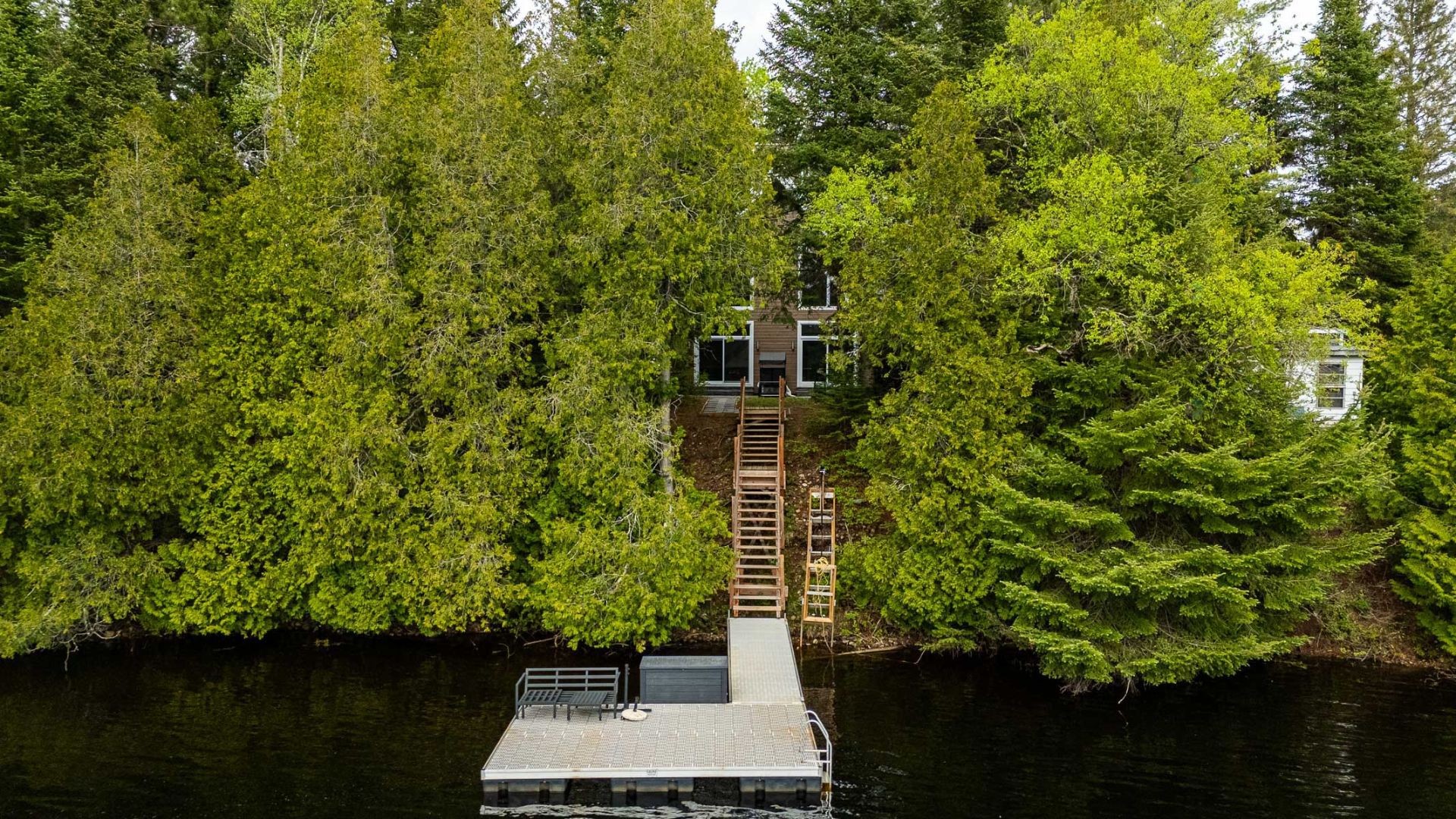 









465


Ch. du Lac-des-Îles

,
Saint-Émile-de-Suffolk,




QC
J0V1Y0


