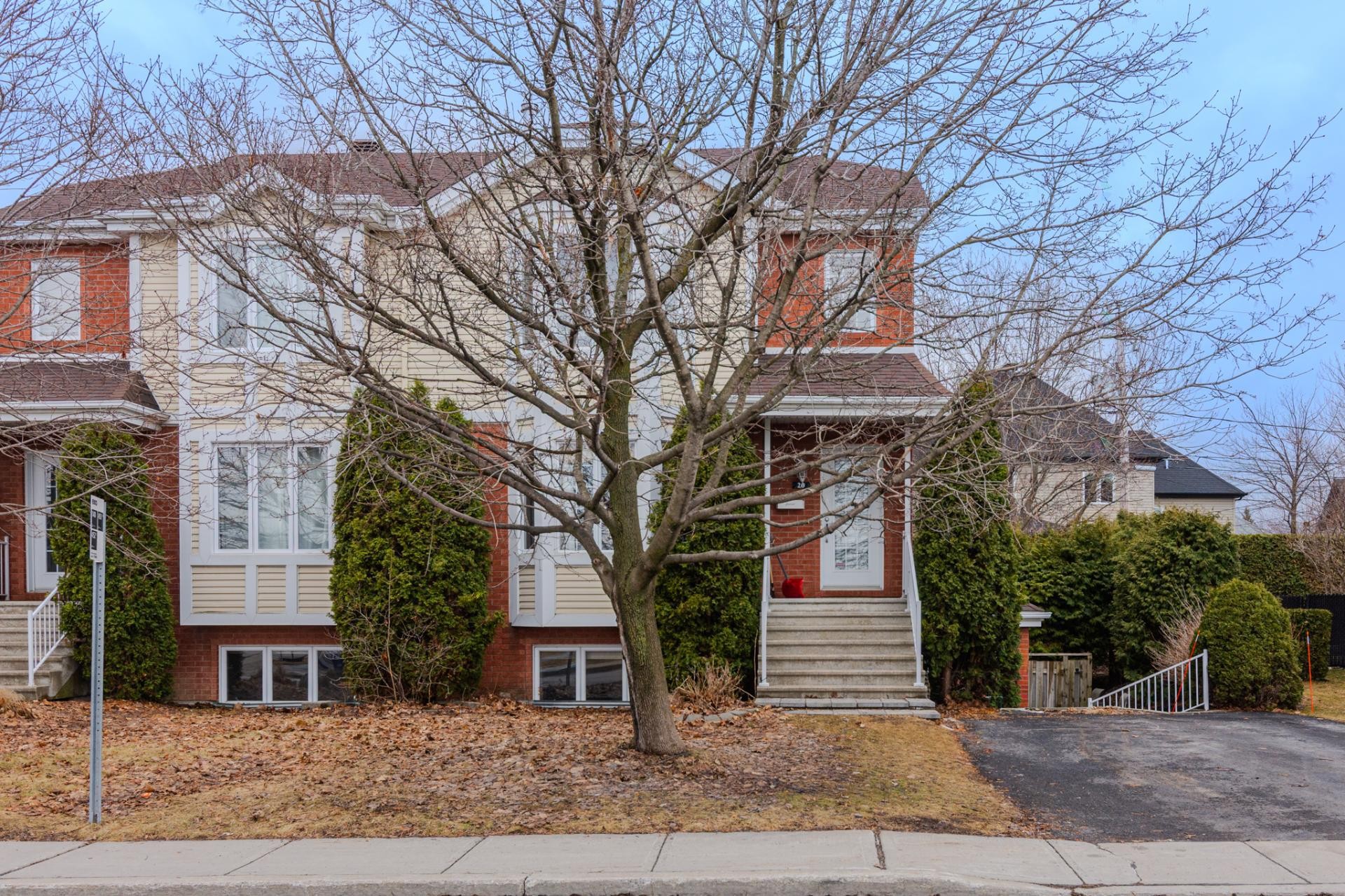 









30


Av. Jean-Baptiste-Varin

,
La Prairie,




QC
J5R6E5

