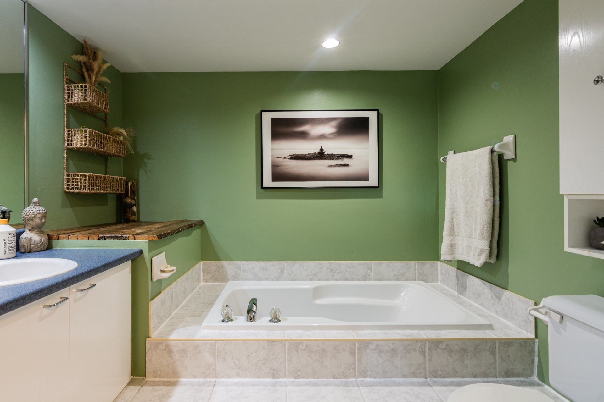 









30


Av. Jean-Baptiste-Varin

,
La Prairie,




QC
J5R6E5

