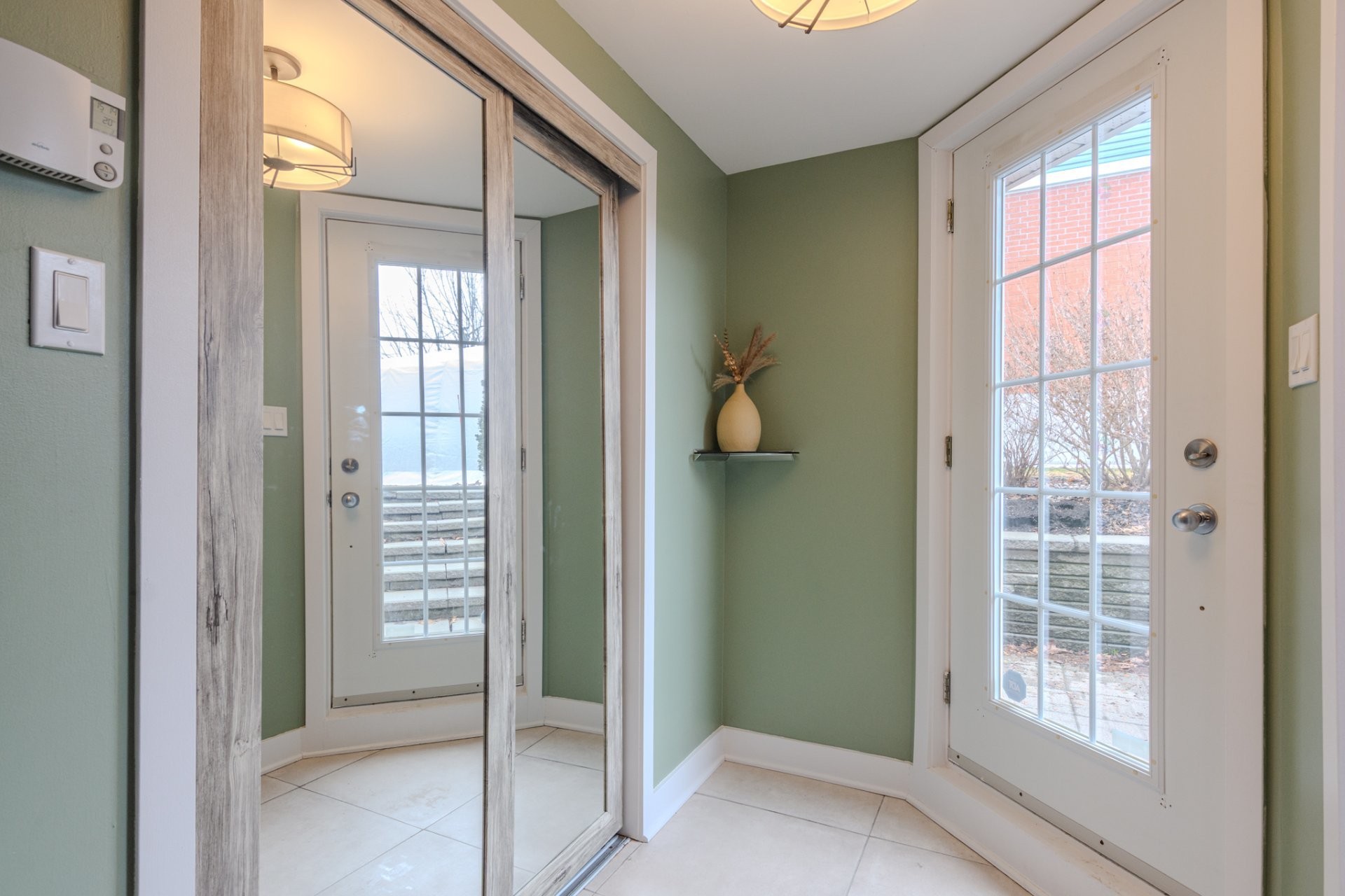 









30


Av. Jean-Baptiste-Varin

,
La Prairie,




QC
J5R6E5

