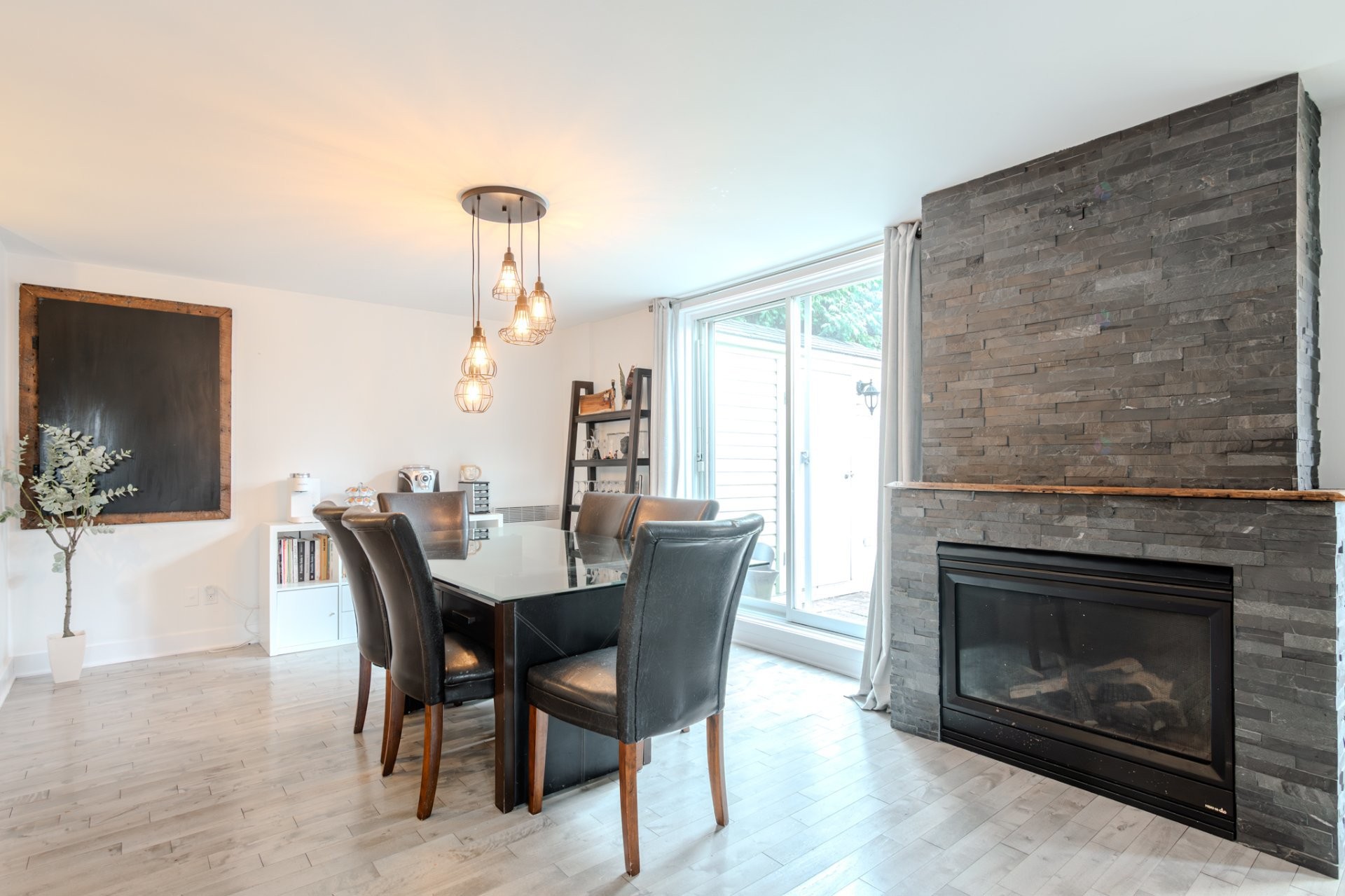 









30


Av. Jean-Baptiste-Varin

,
La Prairie,




QC
J5R6E5

