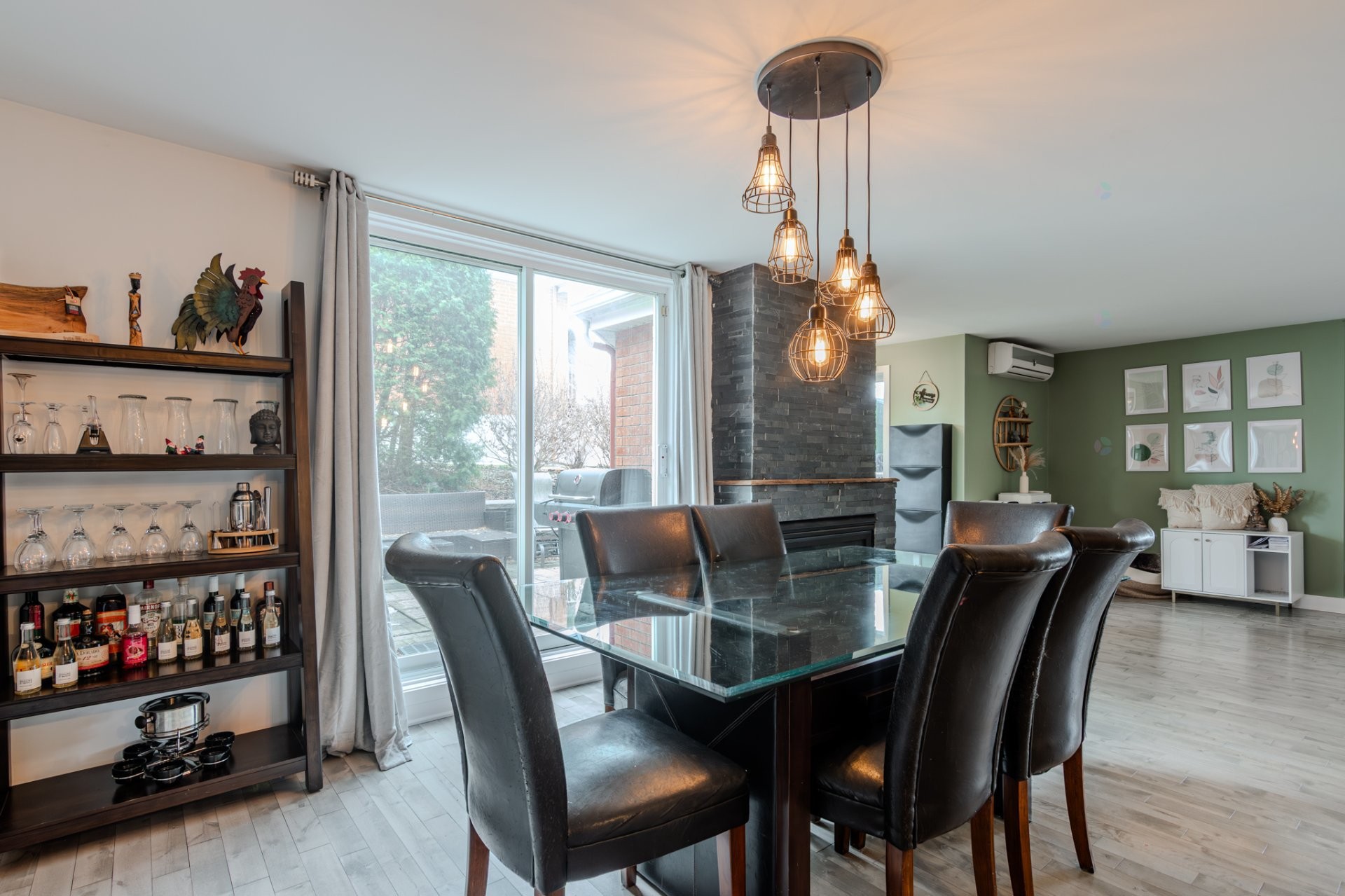 









30


Av. Jean-Baptiste-Varin

,
La Prairie,




QC
J5R6E5

