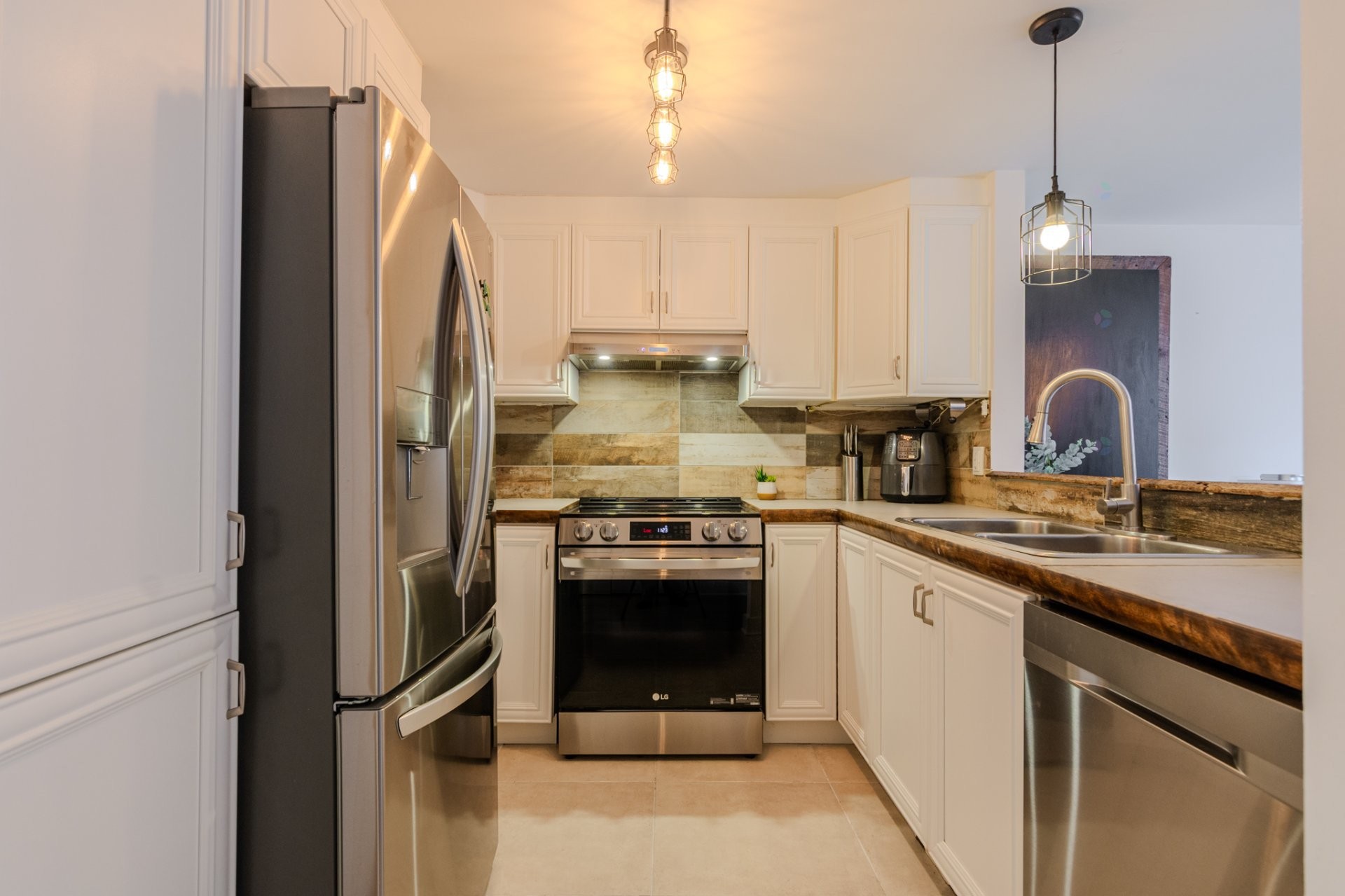 









30


Av. Jean-Baptiste-Varin

,
La Prairie,




QC
J5R6E5

