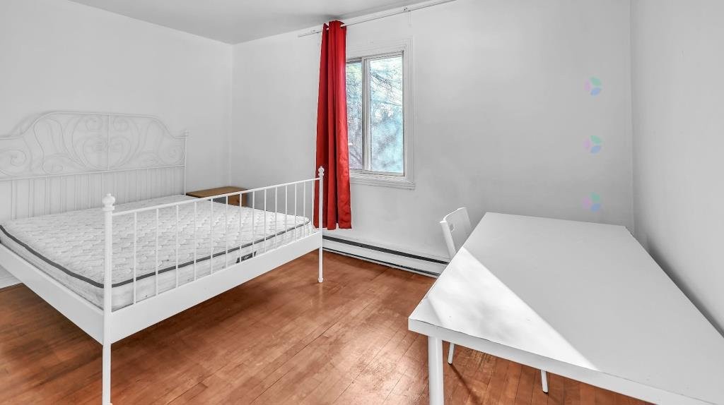 









3900

 - 3902


Av. De Repentigny

,
Montréal (Mercier/Hochelaga-Maisonneuve),




QC
H1M2E7

