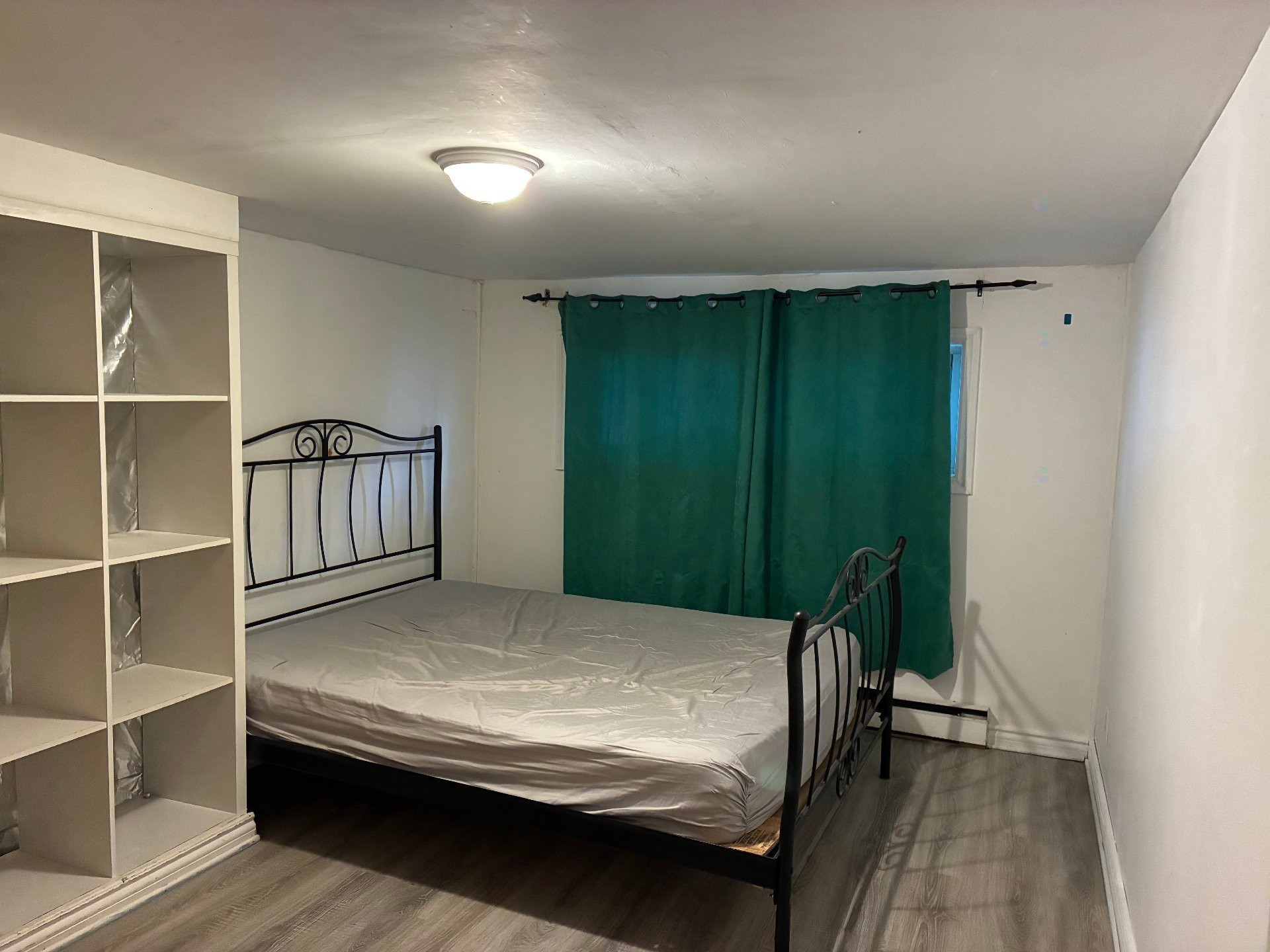 









3900

 - 3902


Av. De Repentigny

,
Montréal (Mercier/Hochelaga-Maisonneuve),




QC
H1M2E7

