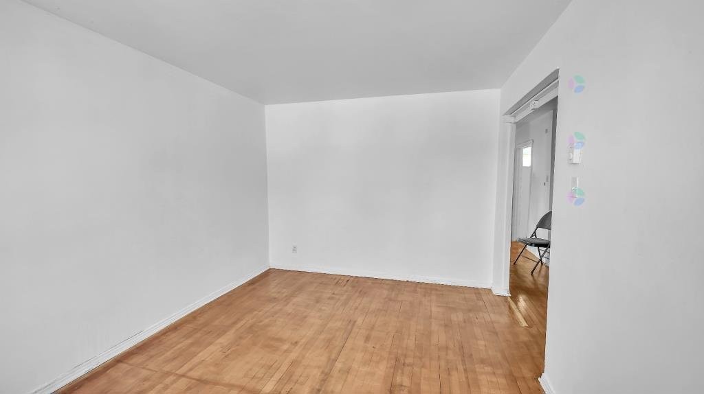 









3900

 - 3902


Av. De Repentigny

,
Montréal (Mercier/Hochelaga-Maisonneuve),




QC
H1M2E7

