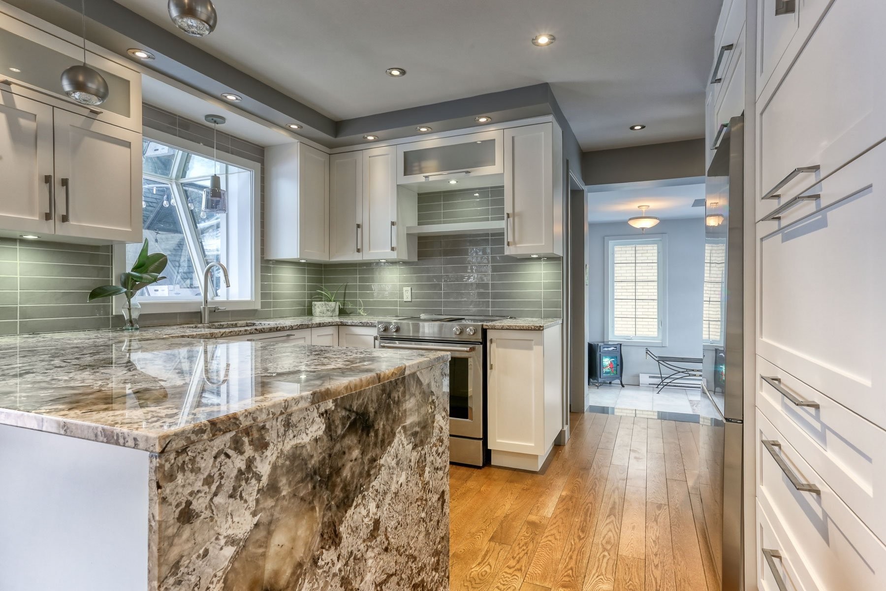 









710


Rue Louis-Camirand

,
Trois-Rivières,




QC
G9A2Y6

