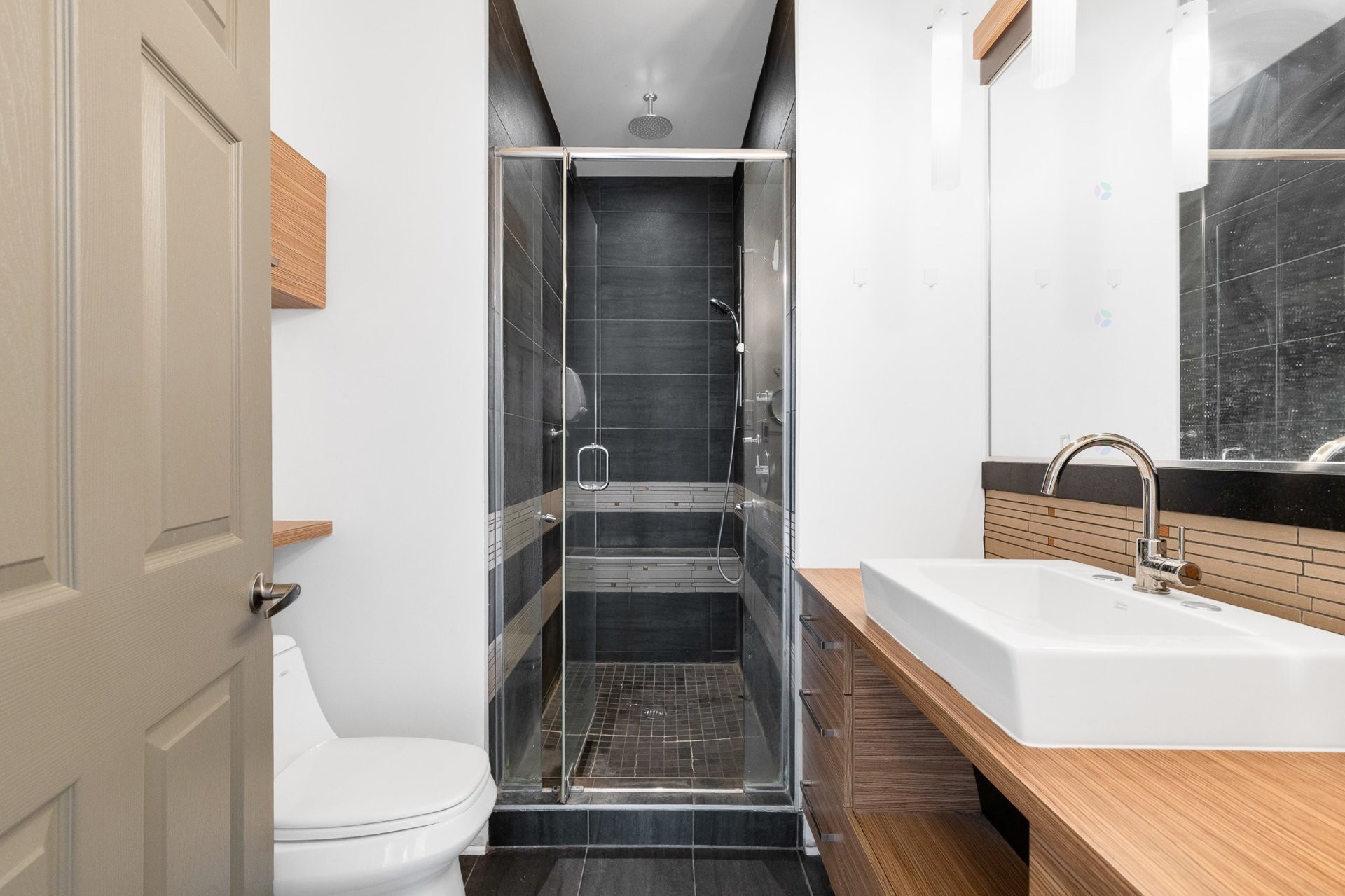 









2170


Rue Cartier

, 203,
Montréal (Ville-Marie),




QC
H2K4E8

