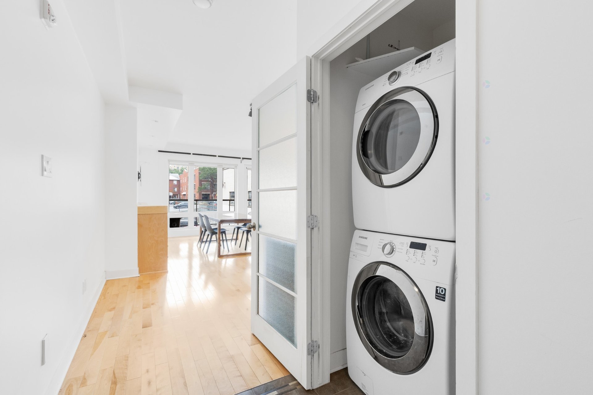 









2170


Rue Cartier

, 203,
Montréal (Ville-Marie),




QC
H2K4E8

