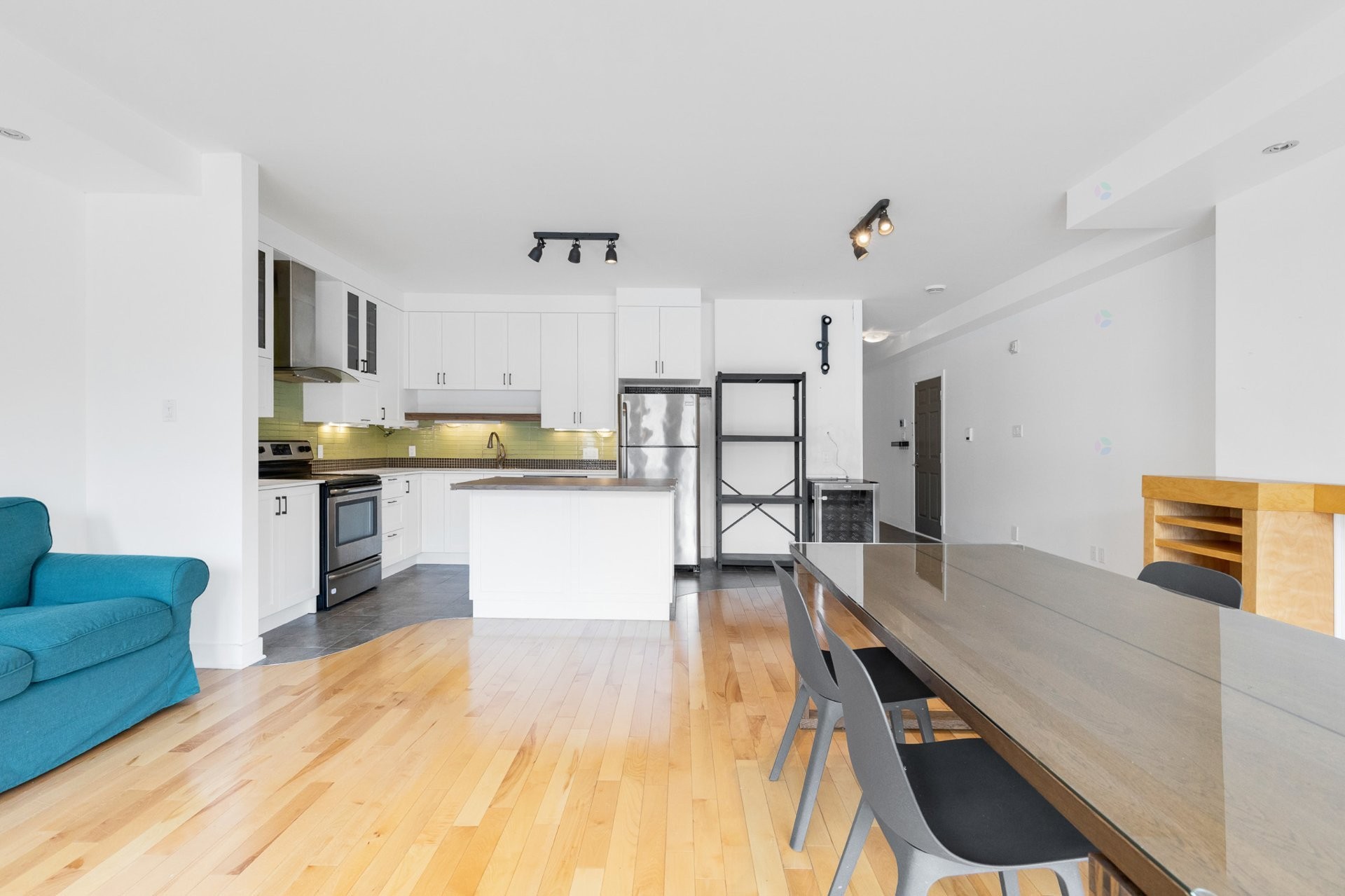 









2170


Rue Cartier

, 203,
Montréal (Ville-Marie),




QC
H2K4E8

