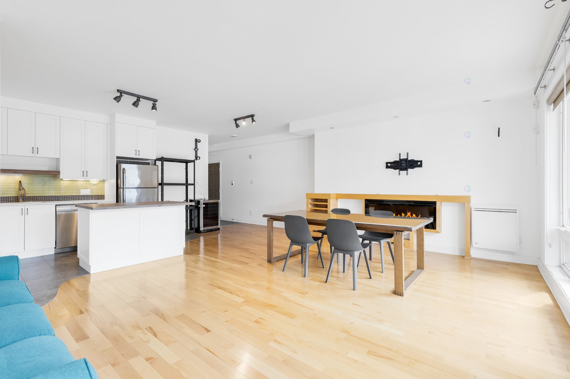 









2170


Rue Cartier

, 203,
Montréal (Ville-Marie),




QC
H2K4E8

