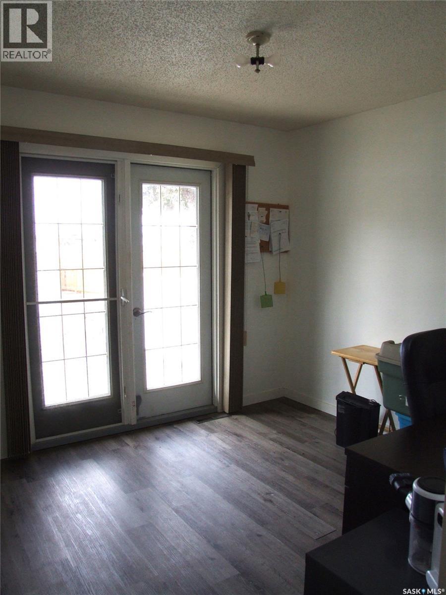 












524 1st STREET W

,
Leader,




Saskatchewan
S0N1H0

