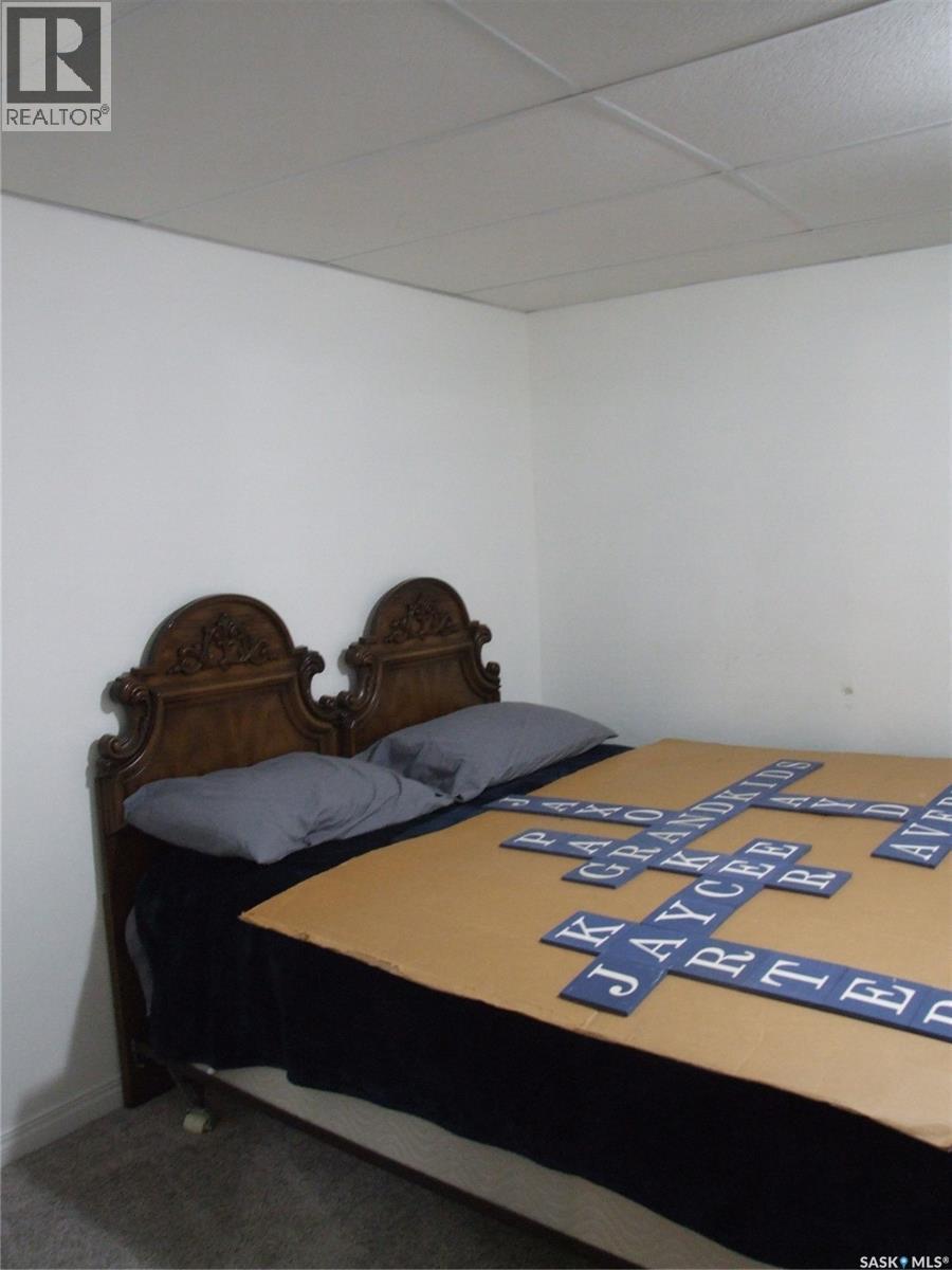 












524 1st STREET W

,
Leader,




Saskatchewan
S0N1H0

